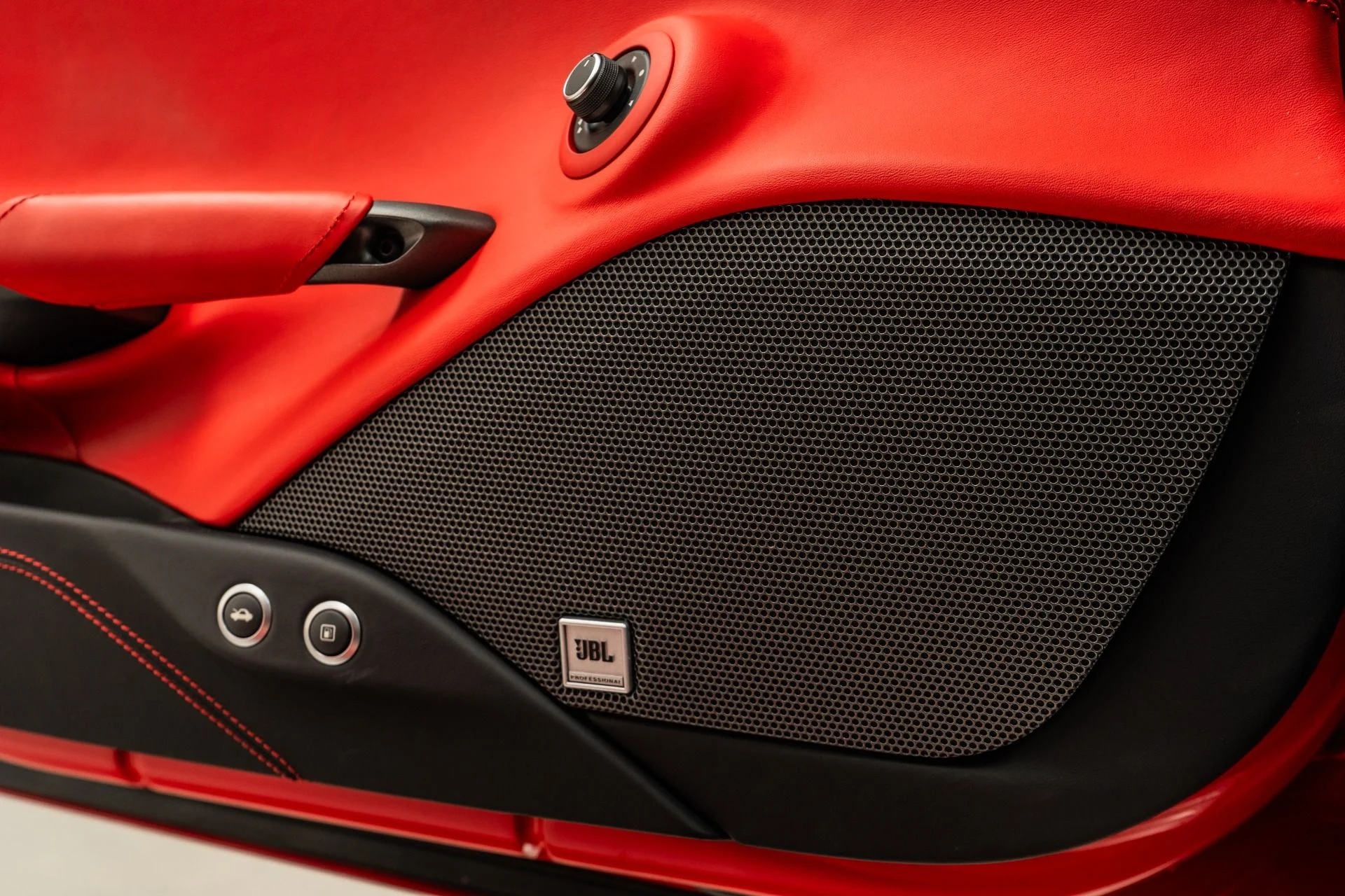 mph032_1592521398_Used_2018_Ferrari_488_GTB_1760465910_3ad13a1606
