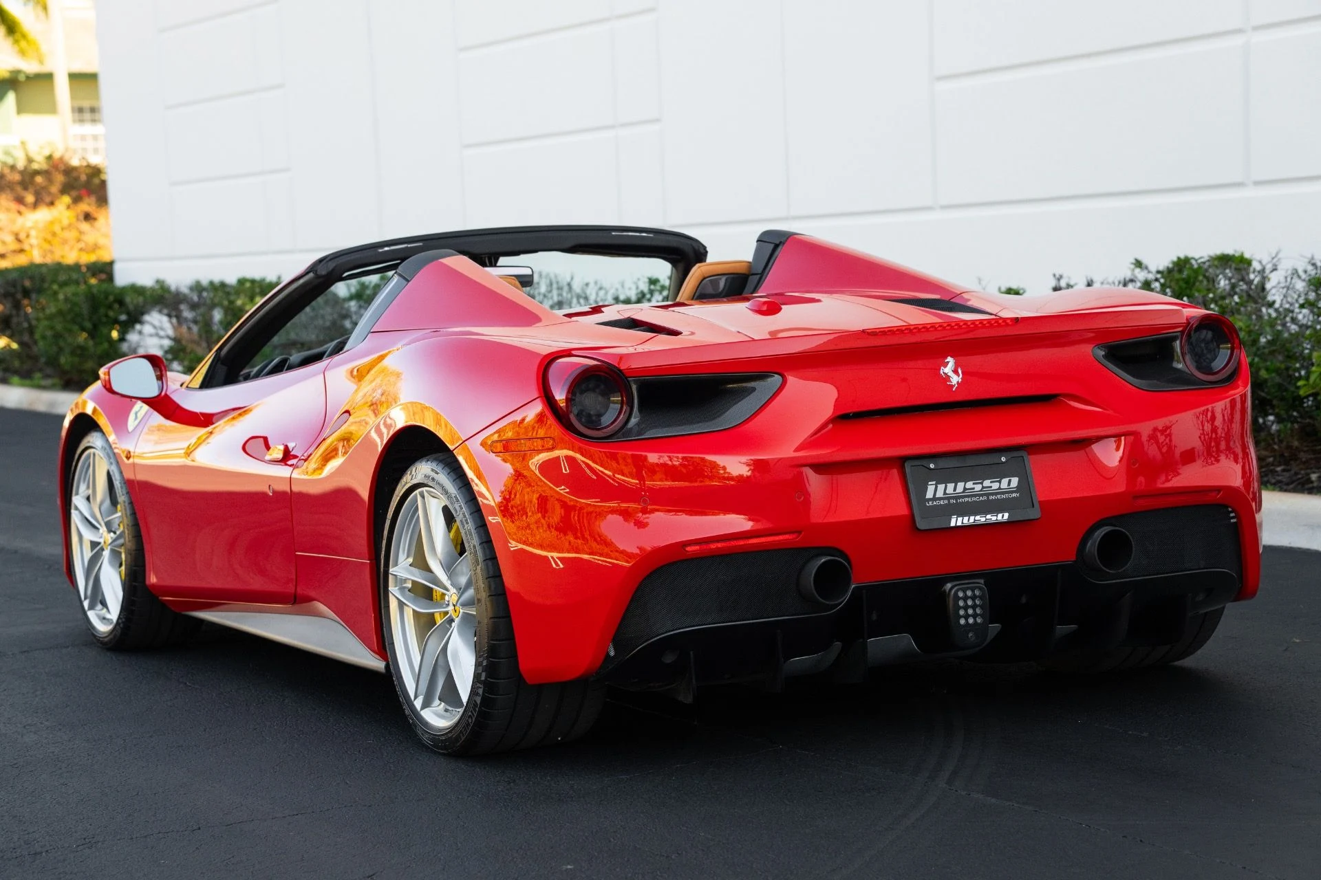 mph032_1624730011_Used_2017_Ferrari_488_Spider_1771886978_41a310cace