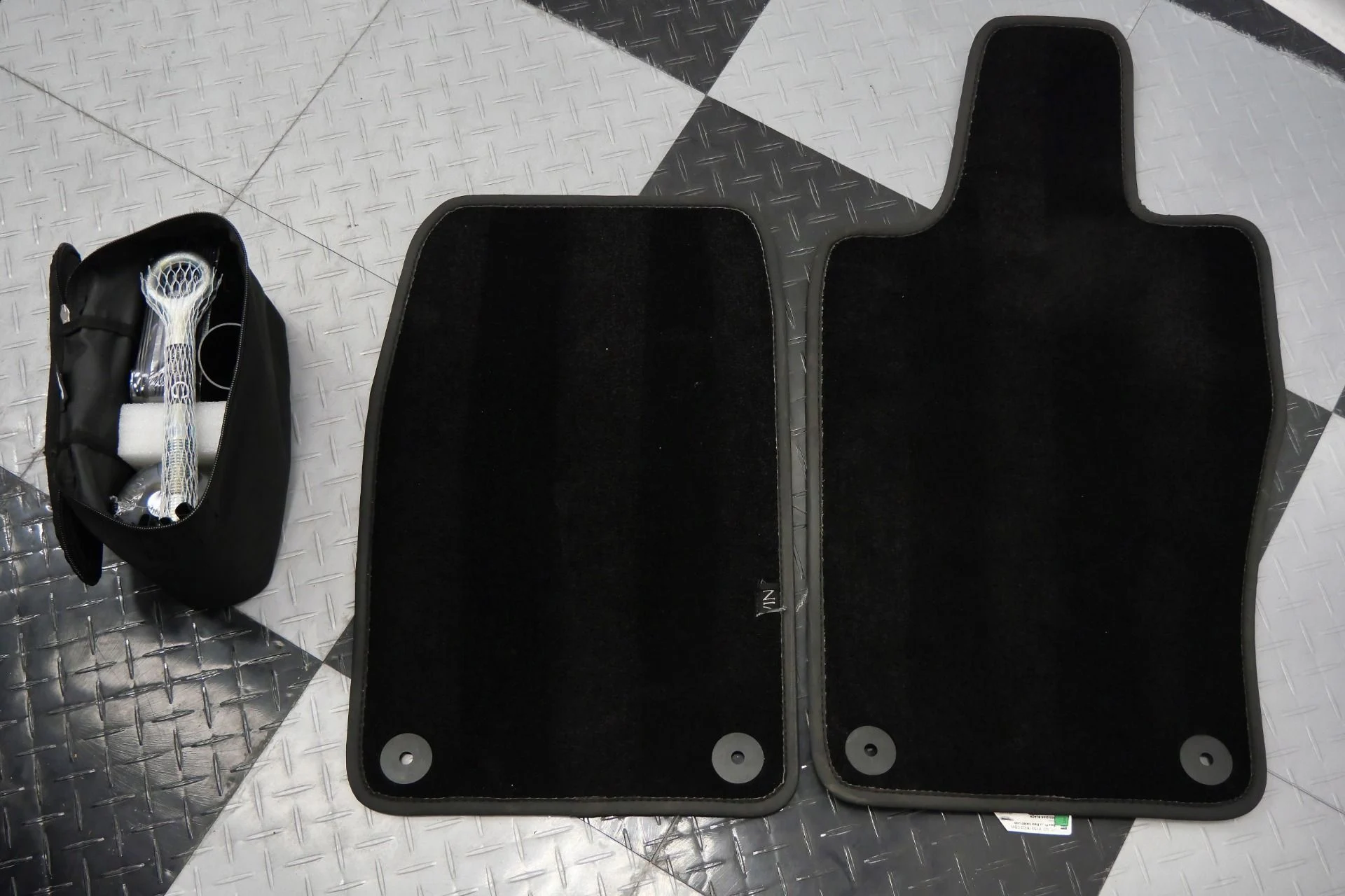 mph032_1626340202_Used_2020_Aston_Martin_DB_11_Volante_Gloss_Black_Trim_Electron_Yellow_Stitching_1776805913_65a0f50fdc