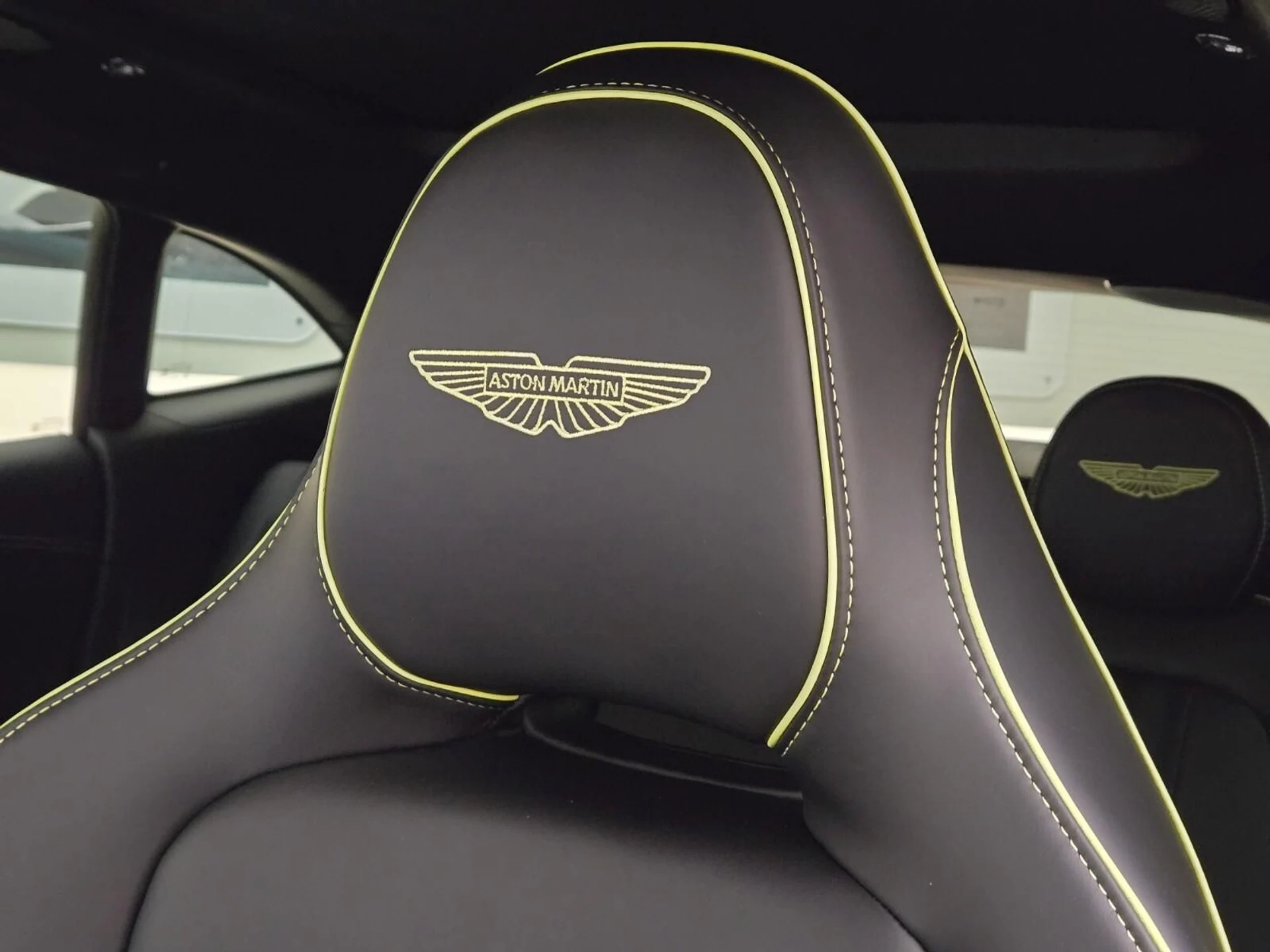 mph032_1643951602_New_2025_Aston_Martin_DBX_707_1753422063_18b137cca0