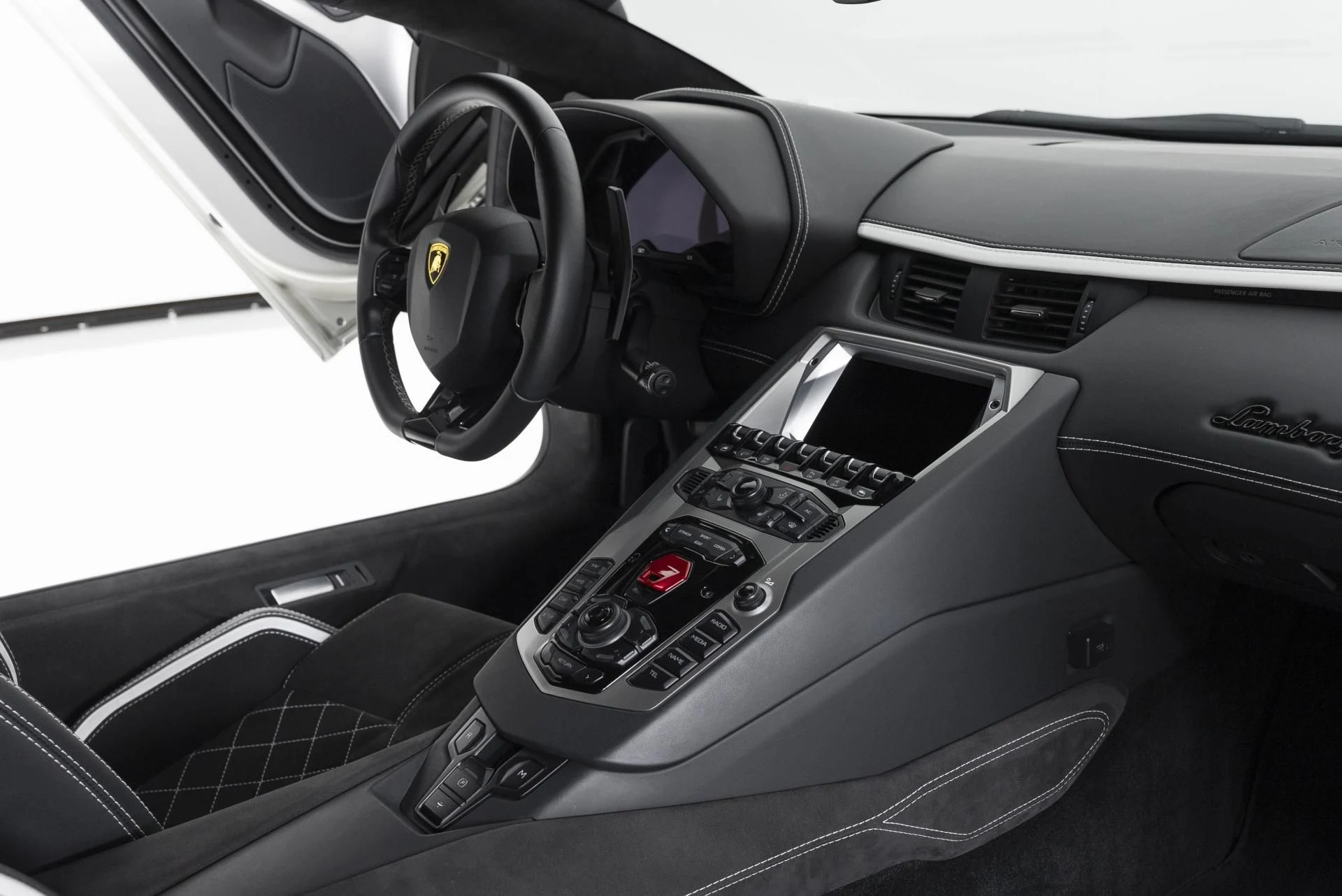 mph032_1645395373_Used_2018_Lamborghini_Aventador_LP_740_4_S_1752175778_9ad7bcb820