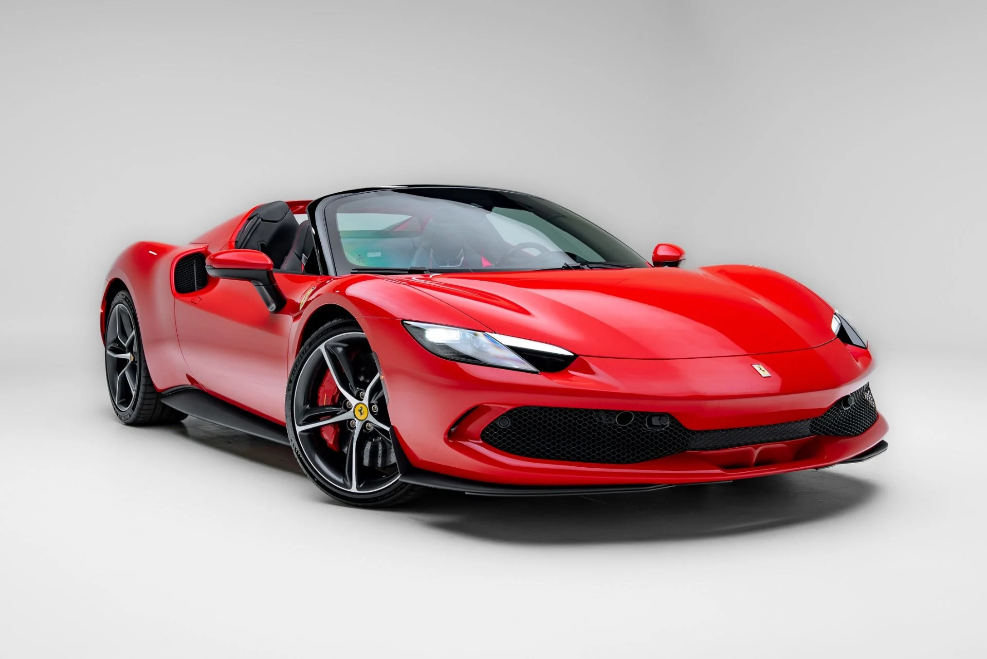 mph032_1652925112_Used_2023_Ferrari_296_GTS_1776370037_e560fe80bb