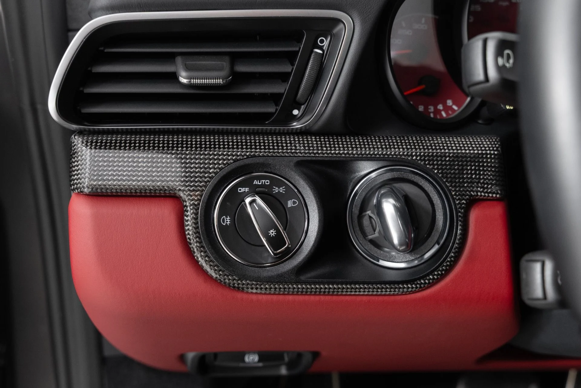 mph032_166872561_Used_2019_Porsche_911_Turbo_S_1774999647_da6debf0c5