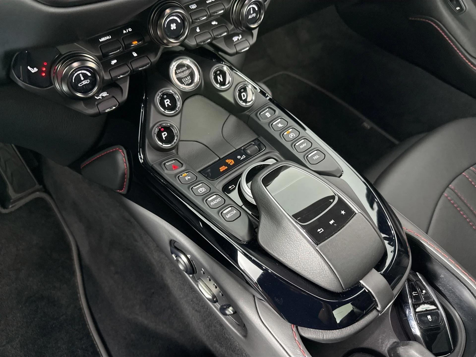 mph032_1674165409_Used_2020_Aston_Martin_Vantage_1784230066_d8ed60cf95