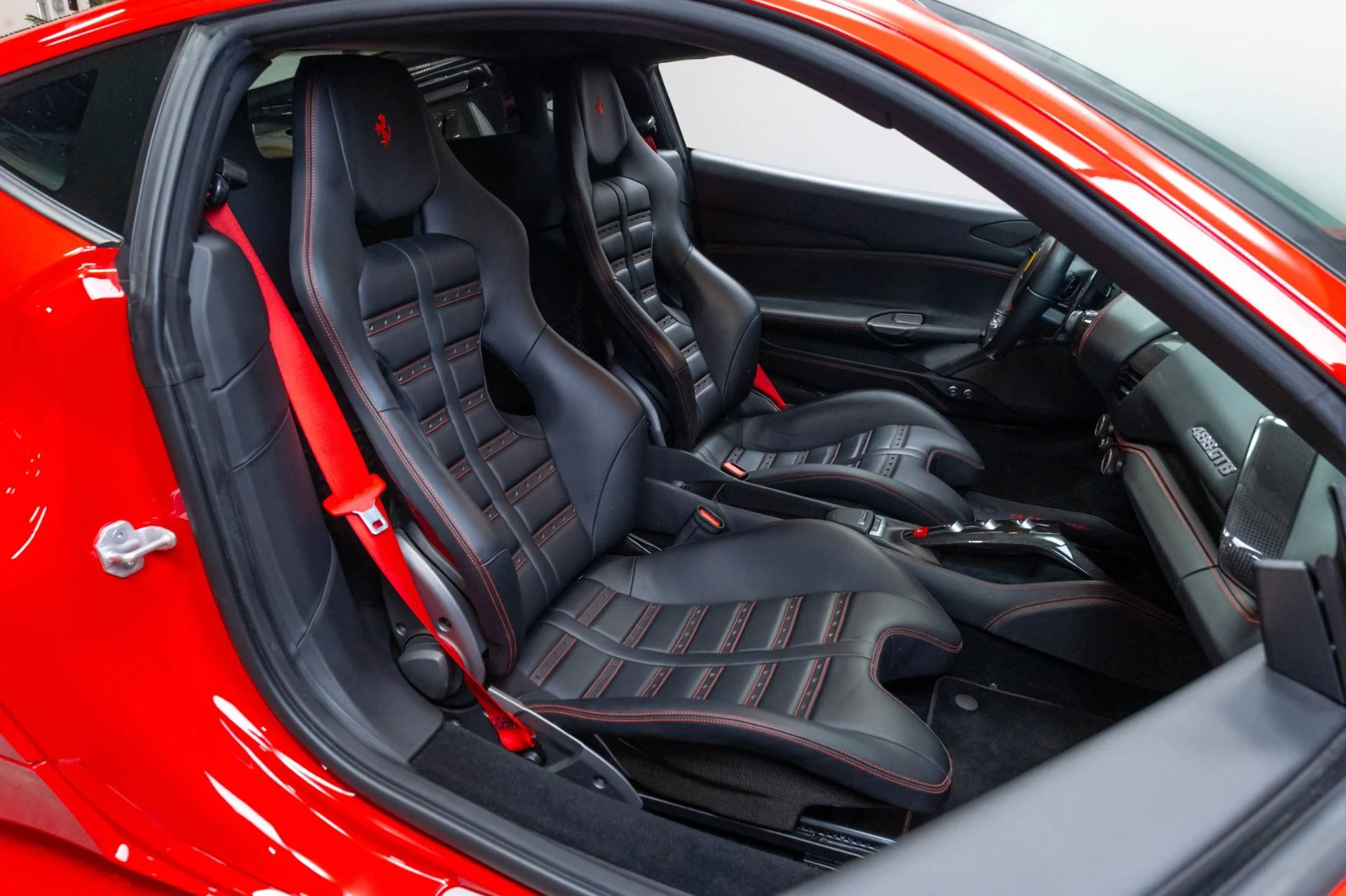 mph032_1685394396_Used_2018_Ferrari_488_GTB_1785189078_e2858fc210