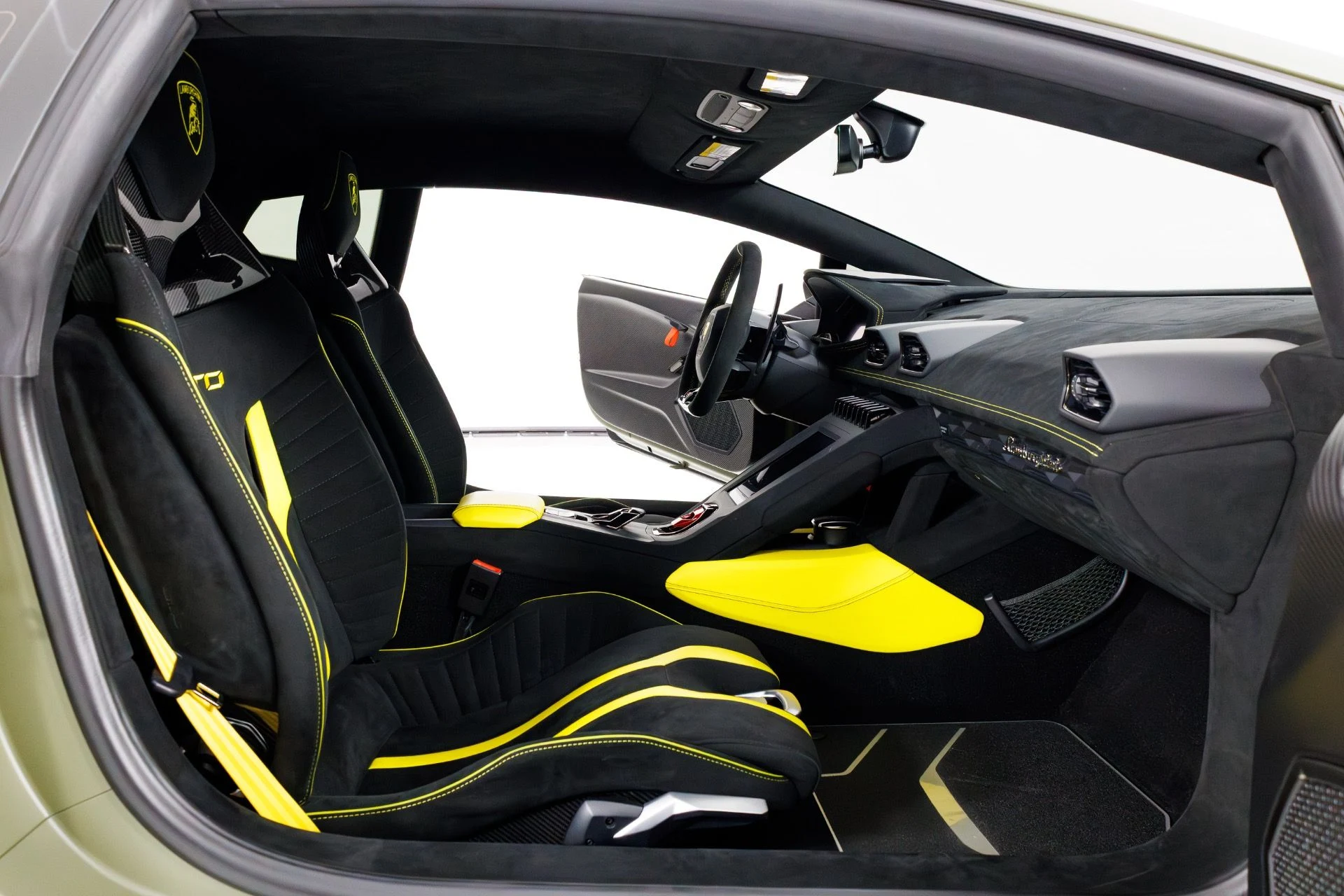 mph032_1689316546_Used_2022_Lamborghini_Huracan_STO_1770056112_d51181615c