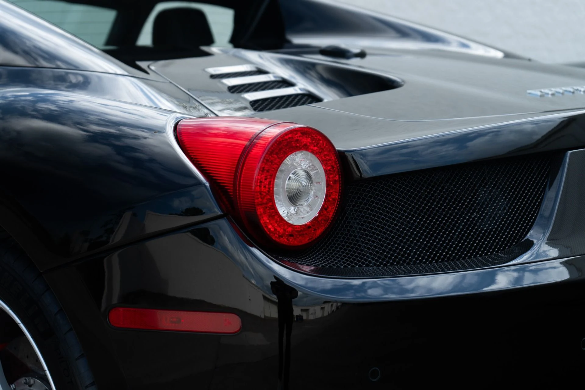 mph032_1695813521_Used_2013_Ferrari_458_Spider_1774392856_488e7a1517