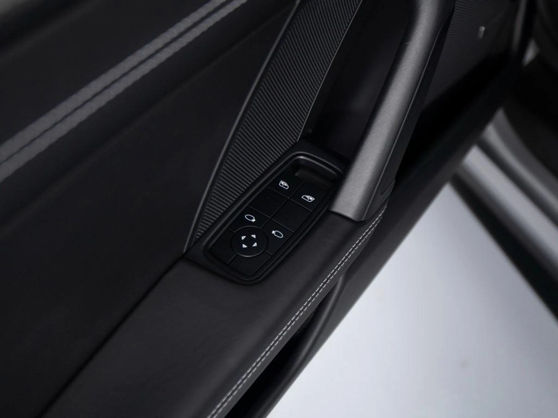 mph032_1698965342_p_F0tm9_Ox_GQ_Pb_KZ_Wwn41_Ecvc_ZUQ_8_bcb0965801