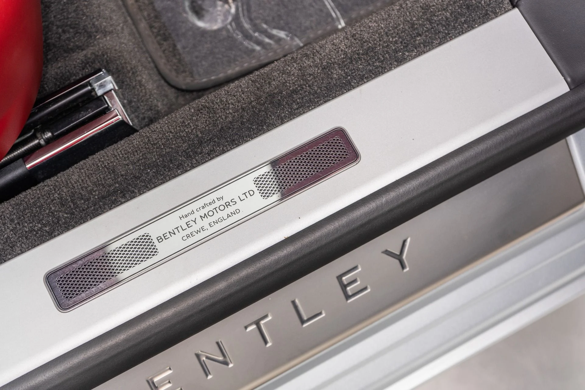 mph032_1700806934_Used_2022_Bentley_Flying_Spur_V8_Great_Colors_Engine_Turned_Veneers_Mulliner_Package_1773426233_1c66092060