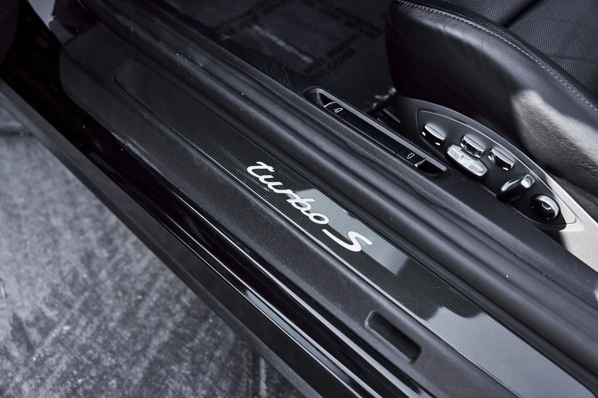 mph032_1701502395_Used_2014_Porsche_911_Turbo_S_1776734590_a2c7aa641d