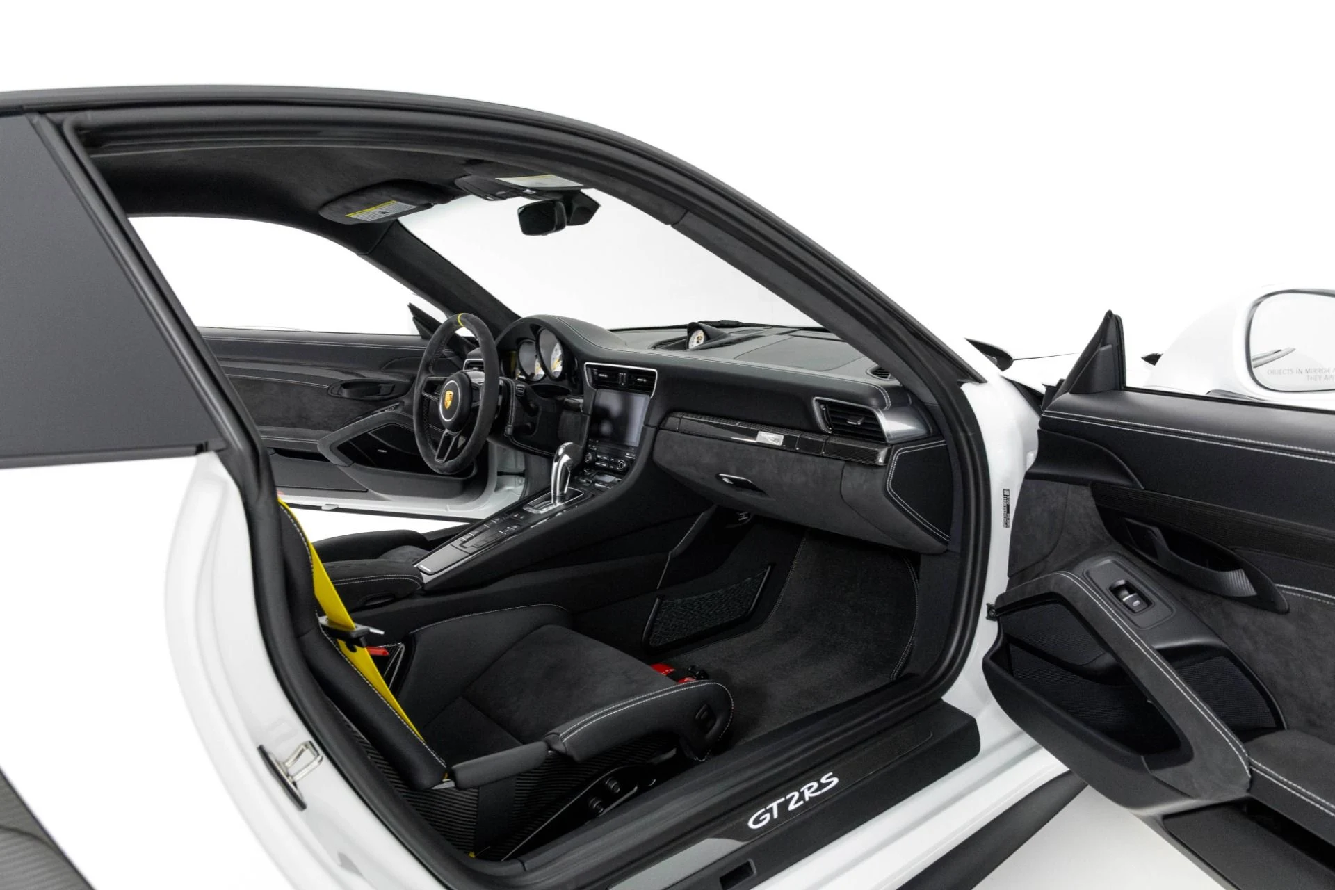 mph032_17255056_Used_2018_Porsche_911_GT_2_RS_1762386675_9662c4a24f