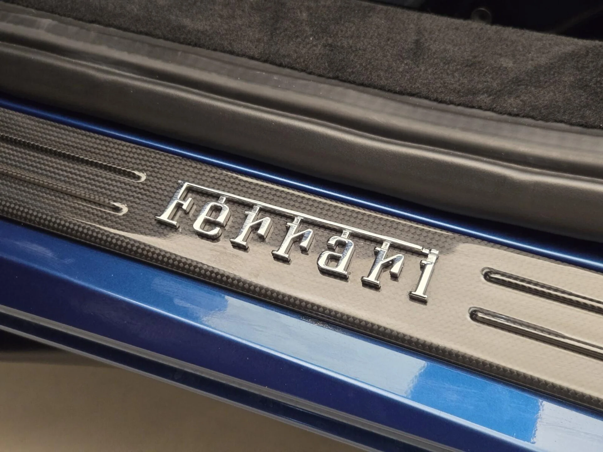 mph032_173346712_Used_2021_Ferrari_F8_Spider_1754981900_1036f1da6a