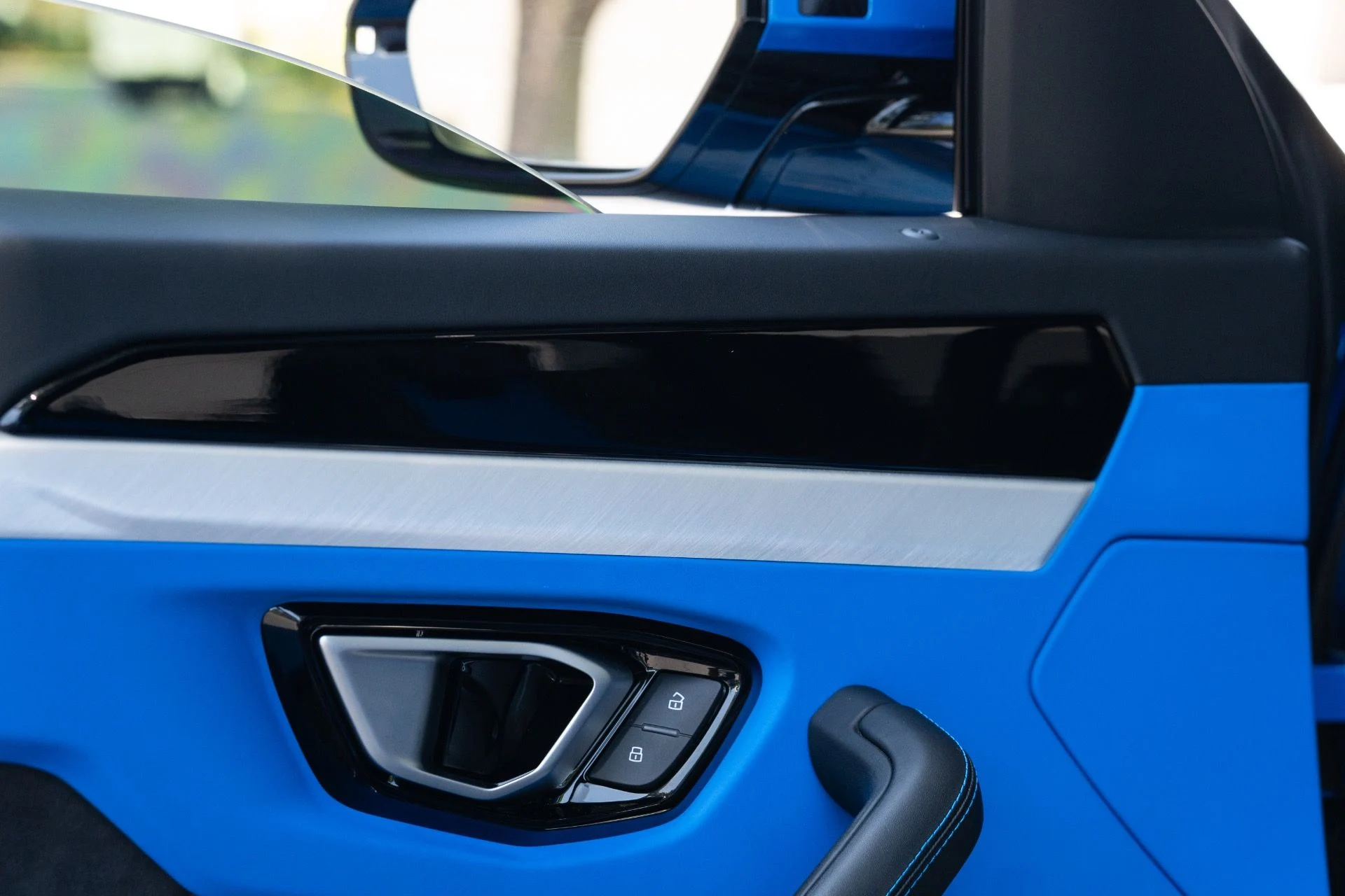 mph032_1734867254_Used_2019_Lamborghini_Urus_1781242066_c615308077