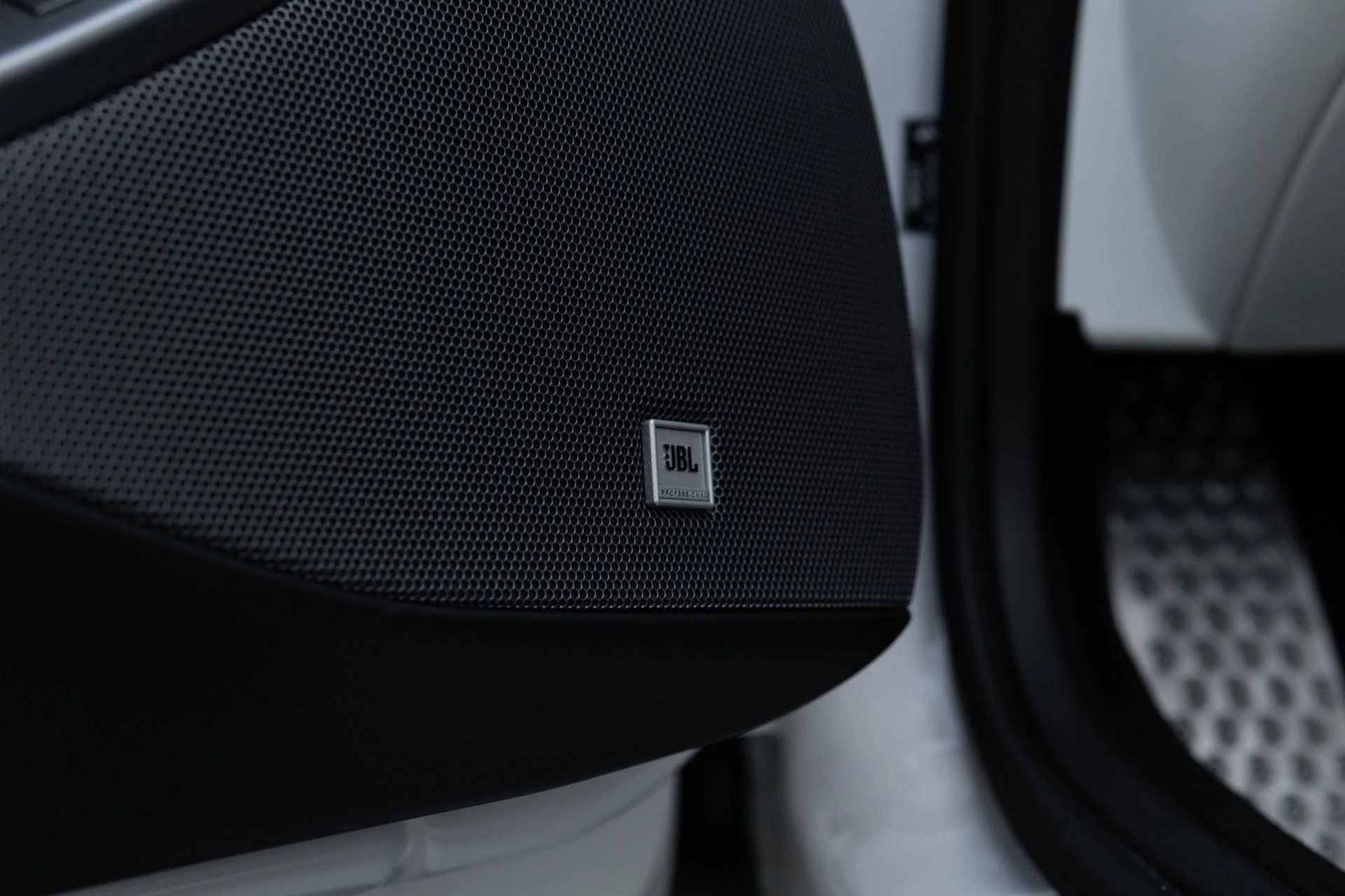 mph032_1737096915_Used_2023_Ferrari_Portofino_M_1766185478_e980f97653