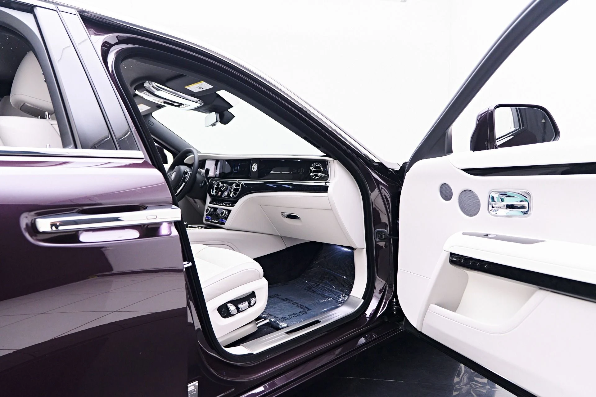 mph032_173775880_Used_2024_Rolls_Royce_Ghost_Base_1752169894_53b2d8124e