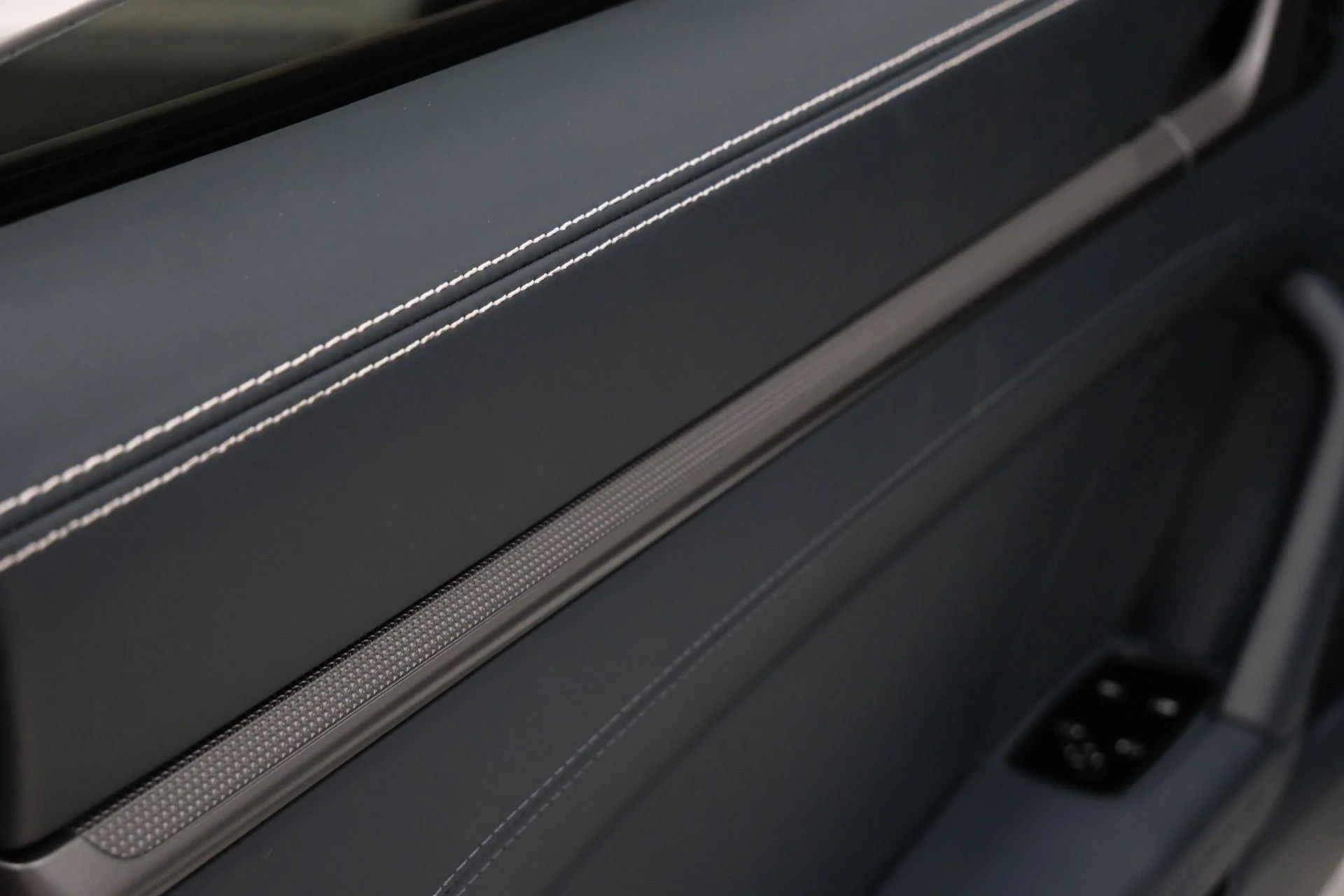 mph032_1740990336_Used_2020_Porsche_911_Carrera_Premium_Package_Leather_Interior_Package_1773071212_7de9567dc1