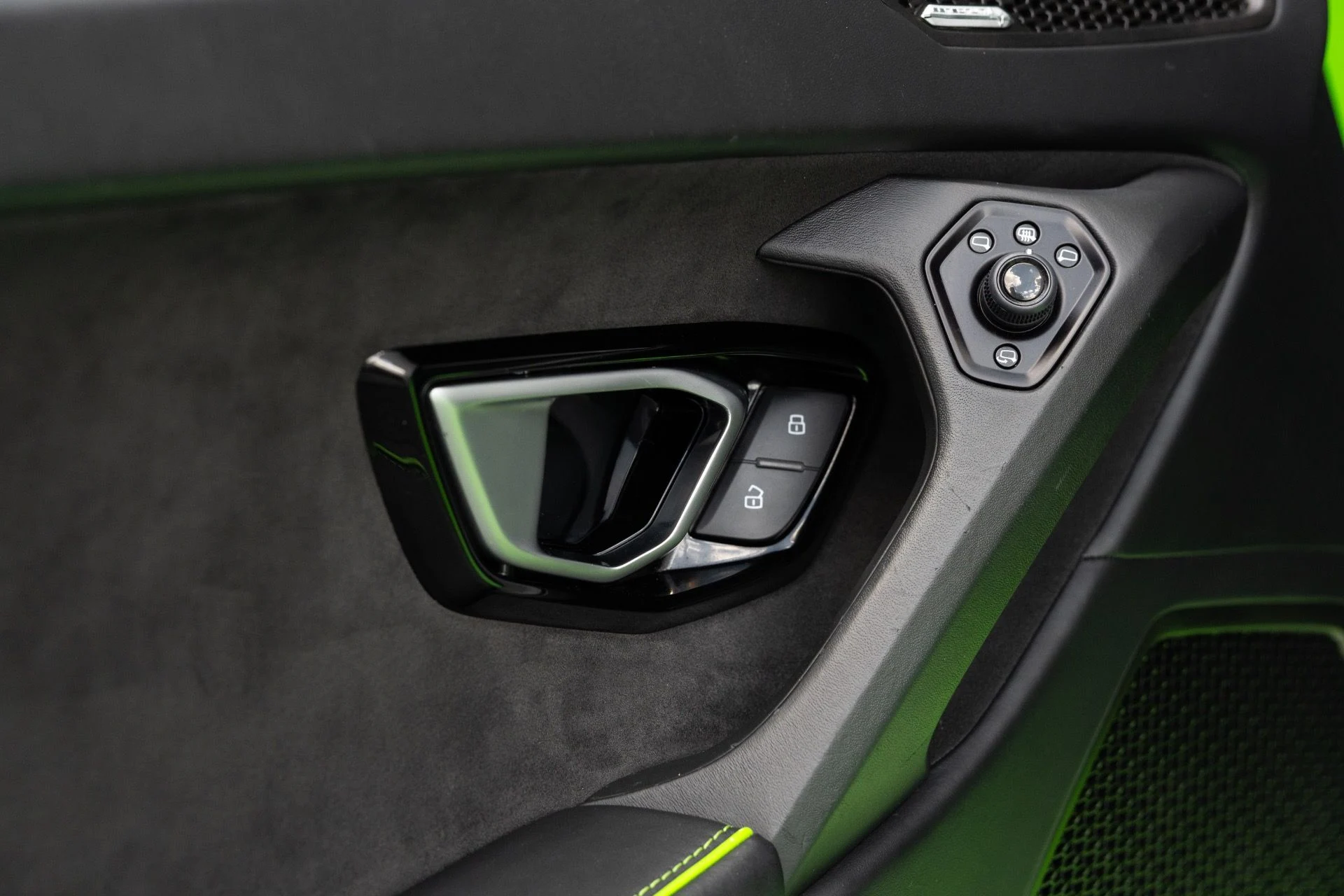 mph032_1743691127_Used_2020_Lamborghini_Huracan_EVO_1770872075_e3c140e8e2