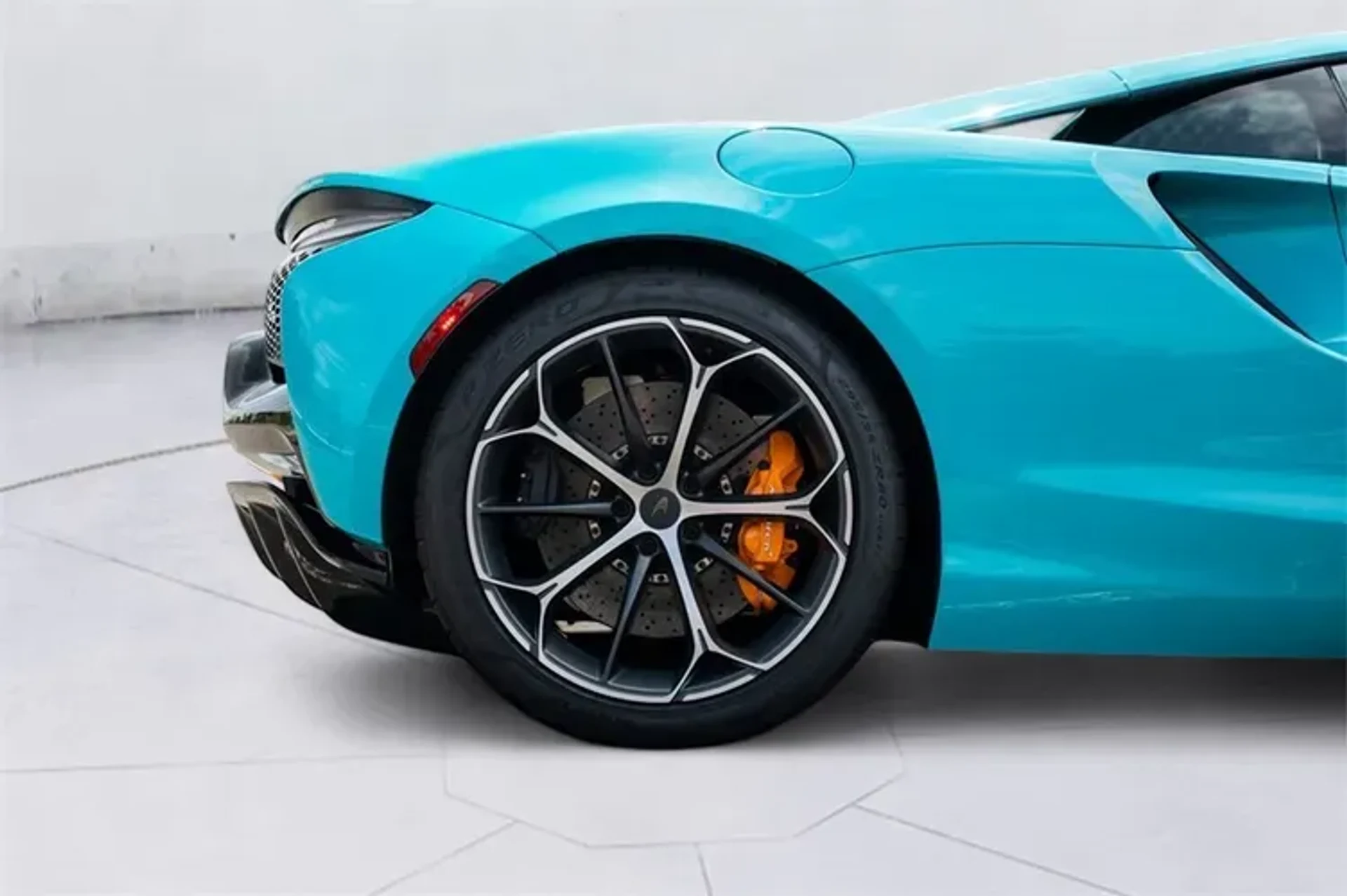 mph032_1747466694_KVM_Zv2xp8_JY_Bym_MM_med_11078dd26e