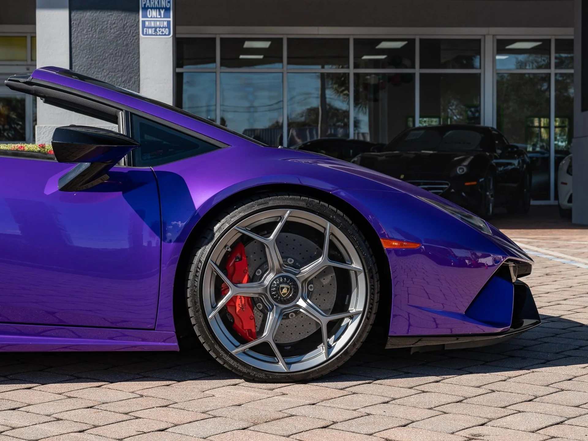 mph032_17548272_Used_2019_Lamborghini_Huracan_Performante_1766430431_ced900d114