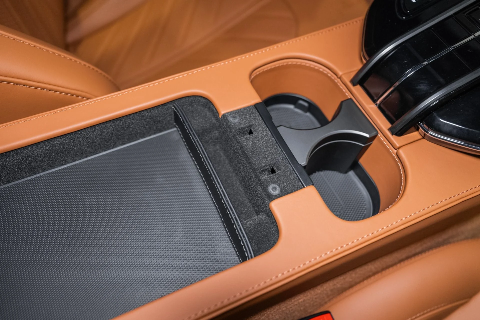 mph032_1765142015_New_2026_Aston_Martin_Vantage_S_Coupe_1767629088_537fcb25ac