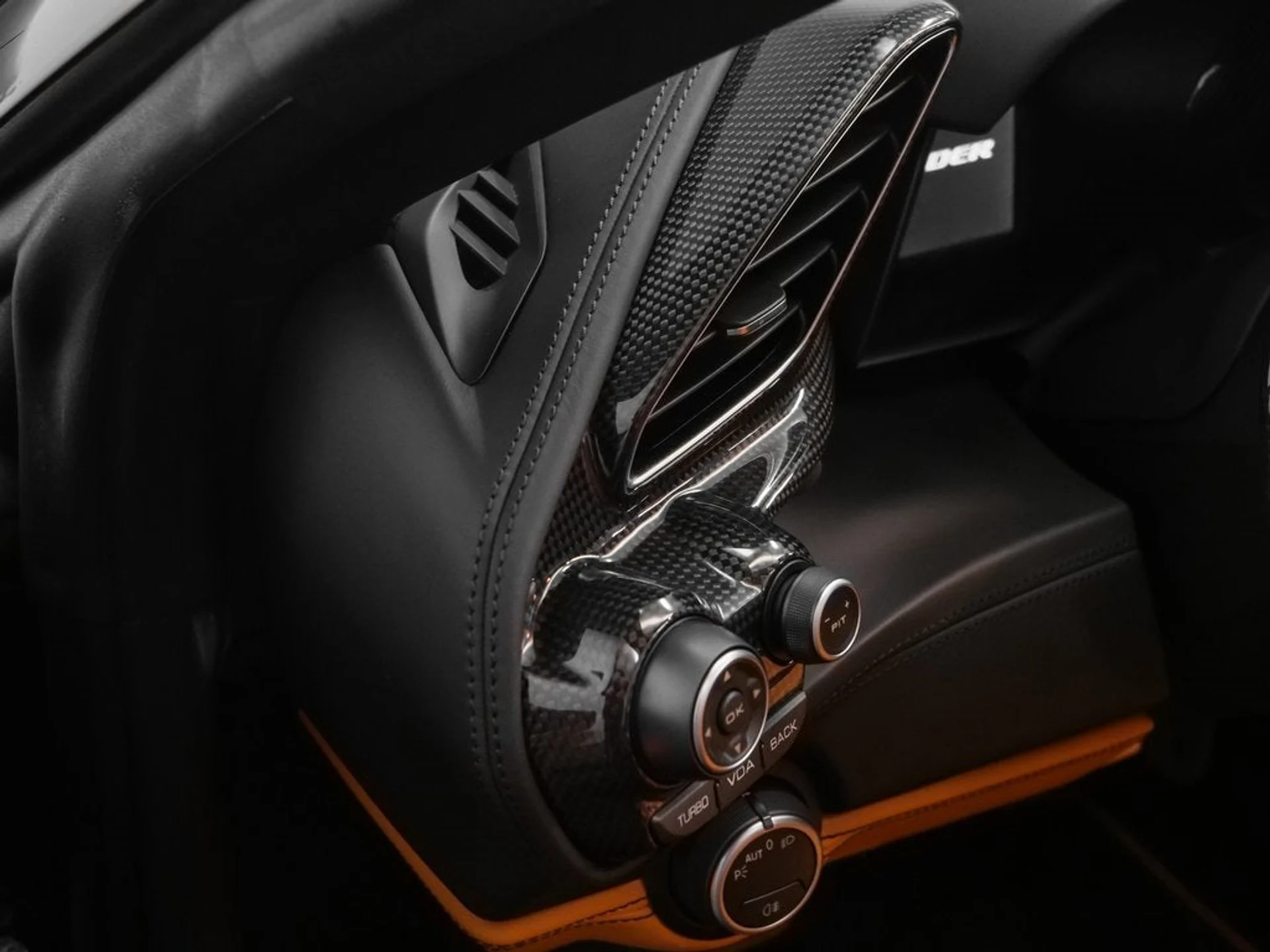 mph032_177335687_33_074b69ad99