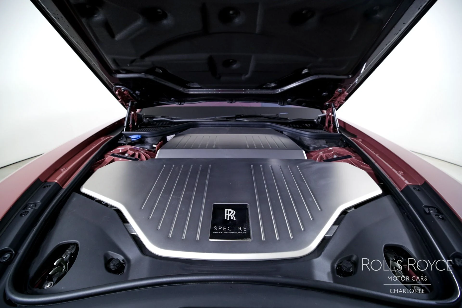 mph032_1787824232_Used_2024_Rolls_Royce_Spectre_1738086247_c6e8c11bfe