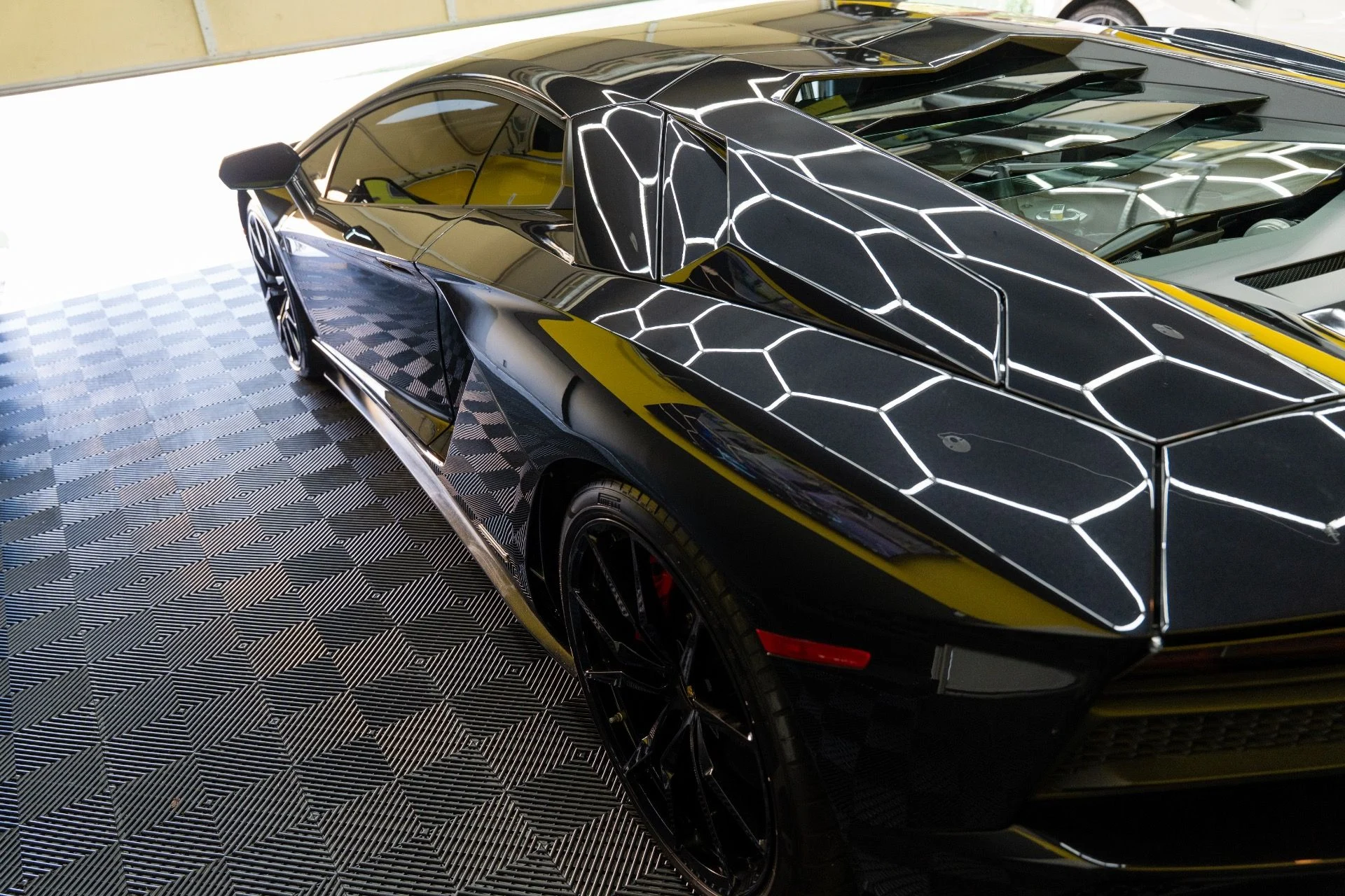 mph032_178859477_Used_2018_Lamborghini_Aventador_LP_740_4_S_1792436167_c7d06e8ddc