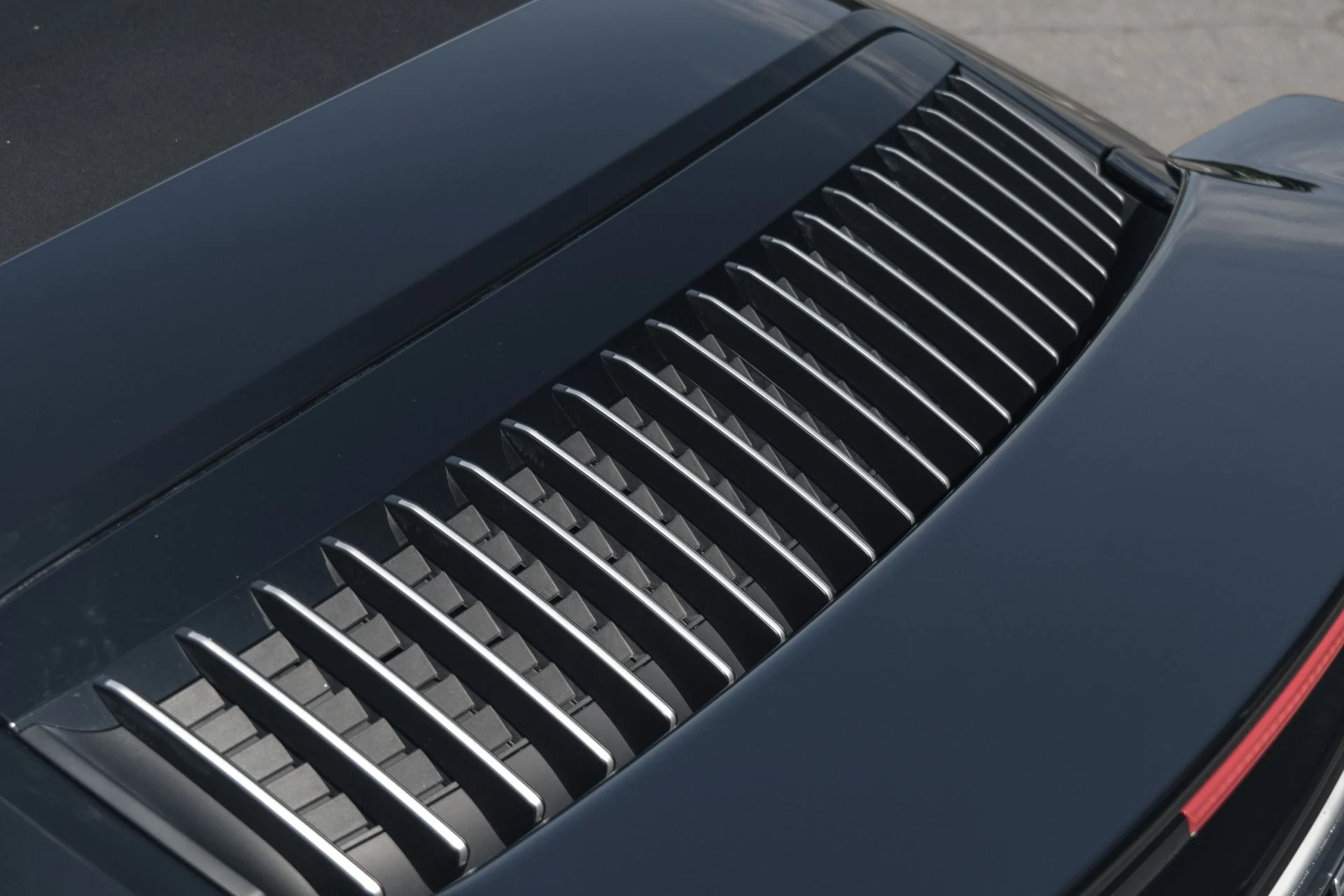 mph032_1794178075_Used_2021_Porsche_911_Turbo_S_1758742195_5d1596b08a