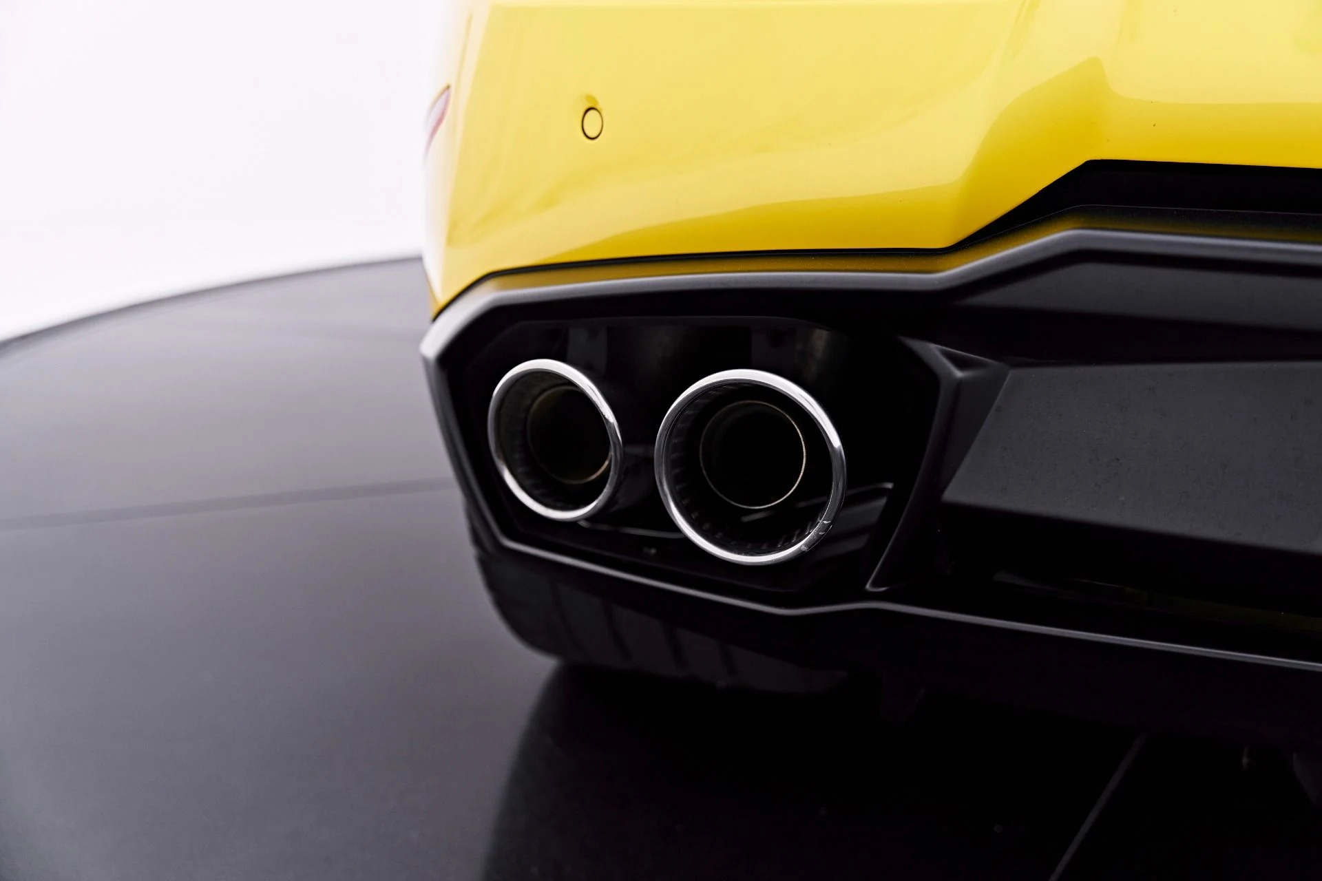 mph032_1801625489_Used_2018_Lamborghini_Huracan_LP_580_2_S_1784246822_a995687473