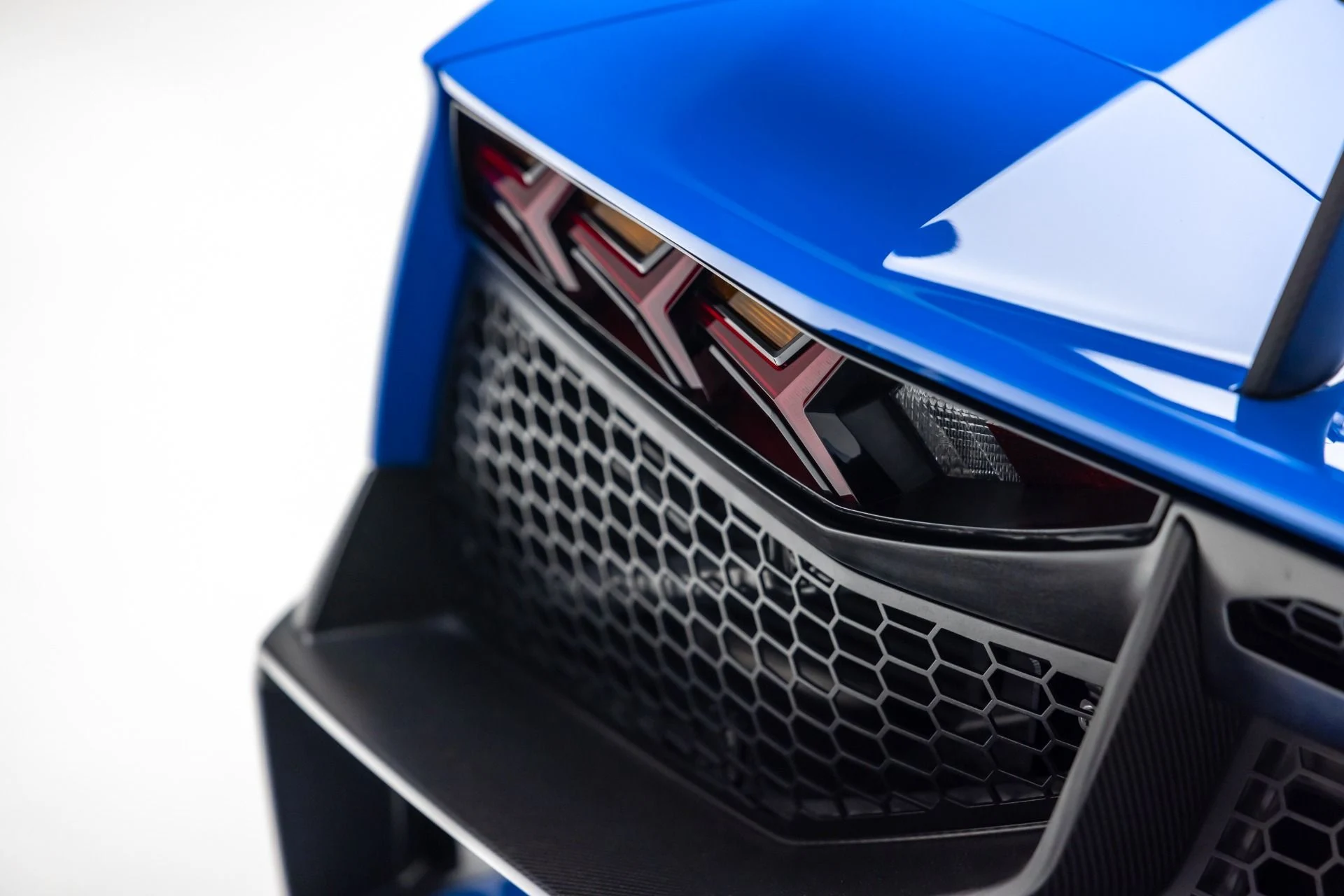 mph032_180190642_7478_p33_l_48527ba3b2