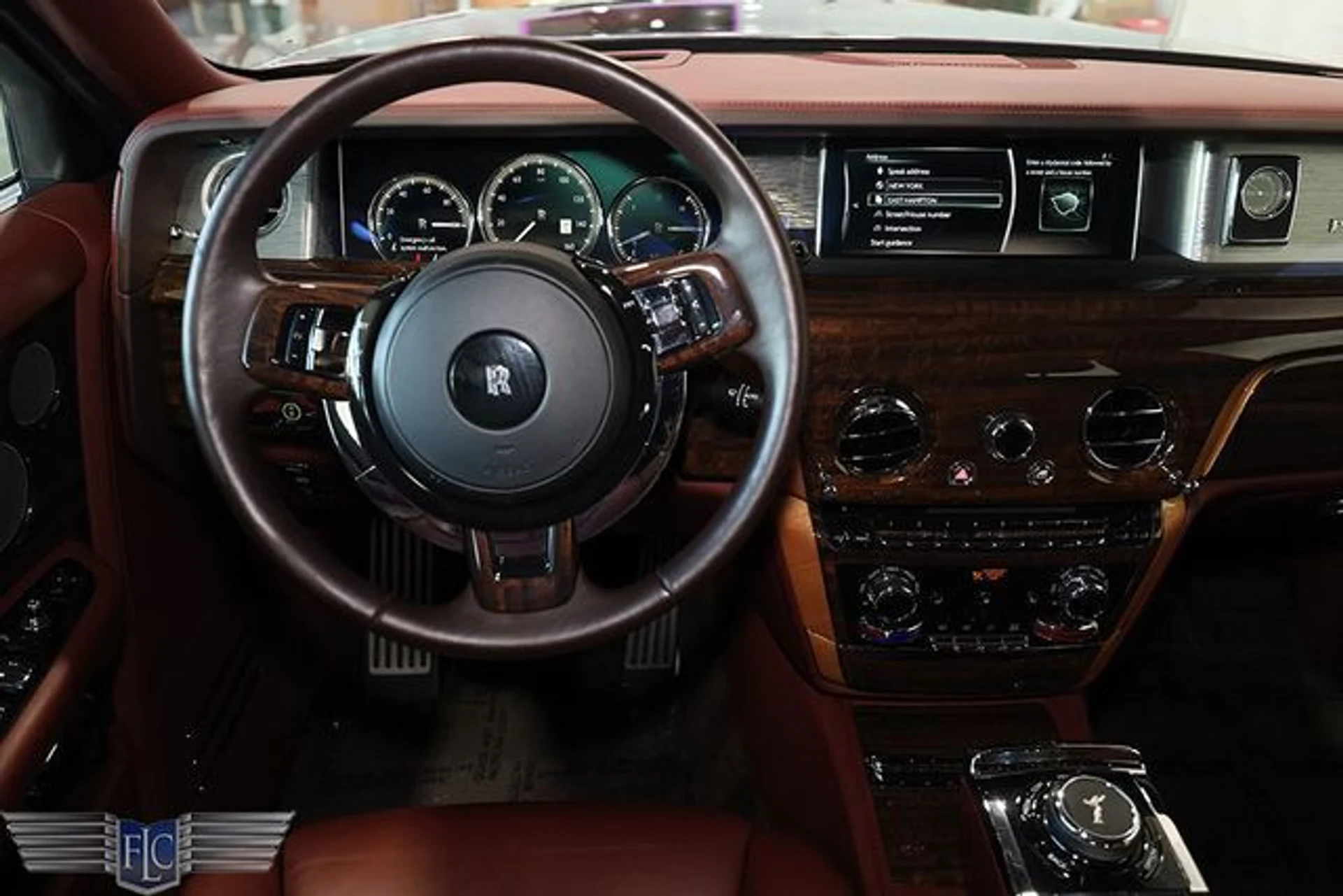 mph032_1809605835_used_2018_rolls_royce_phantom_extendedwheelbasesedan_9689_23067531_37_640_35eb946d91