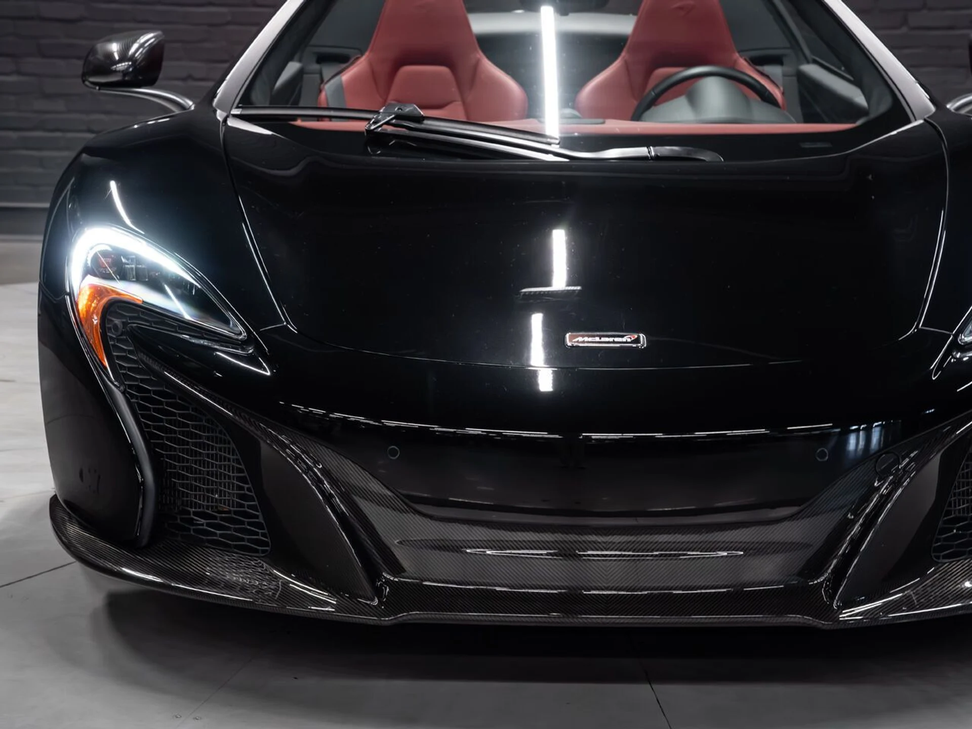 mph032_1811226154_mclaren_650s_2015_5c3218e4a5