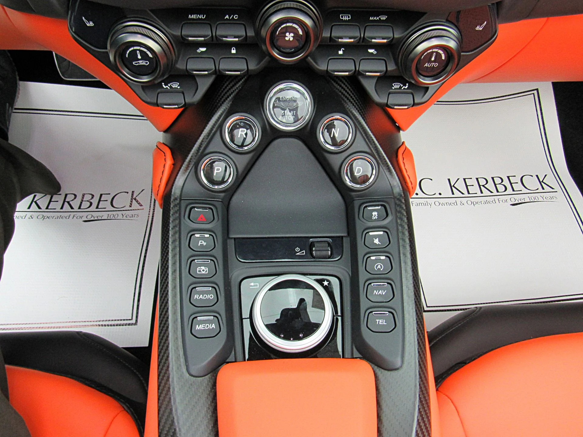 mph032_1820918725_Used_2023_Aston_Martin_Vantage_Roadster_669e3ea366