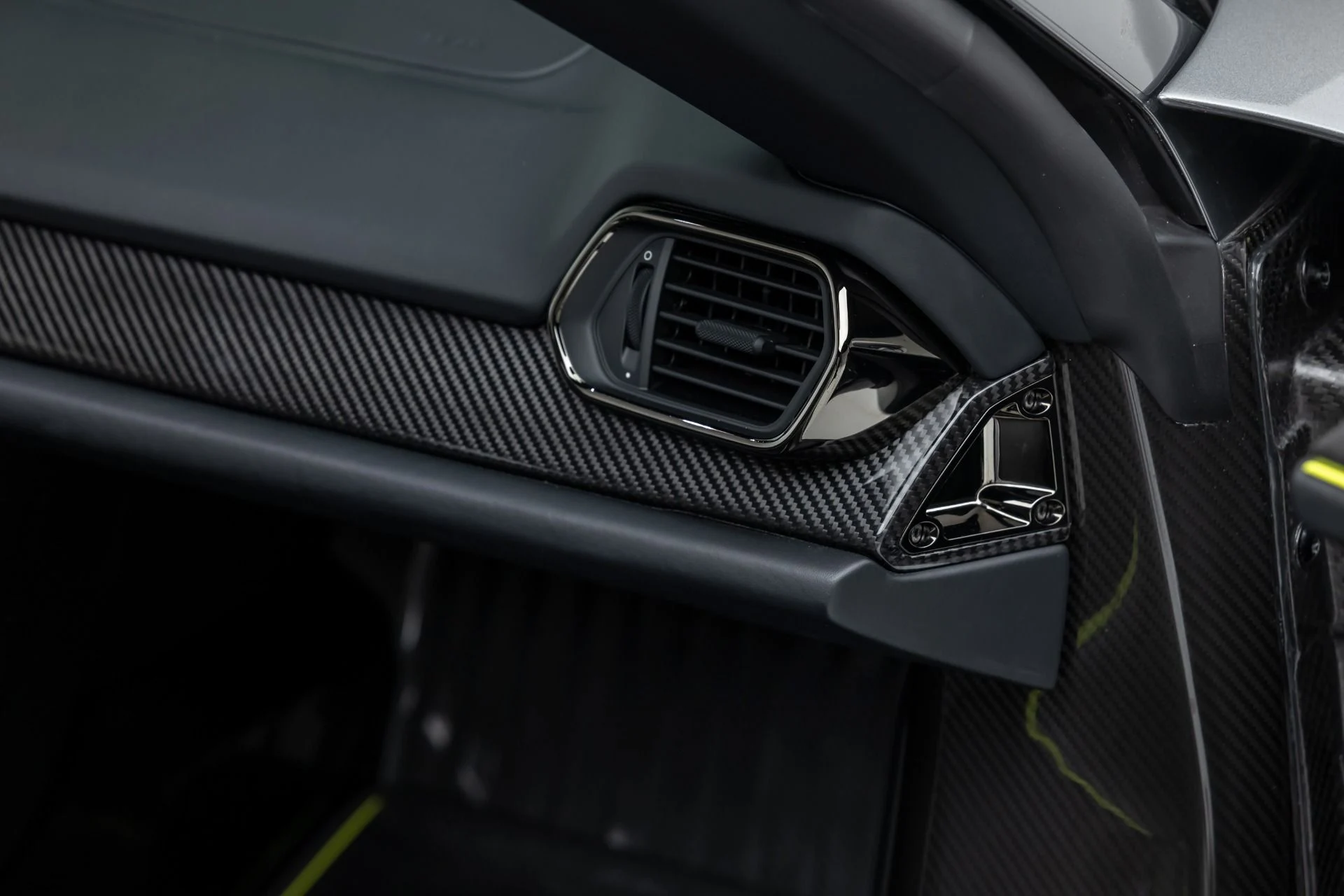 mph032_1828701443_13429_p33_l_1e683f6a47