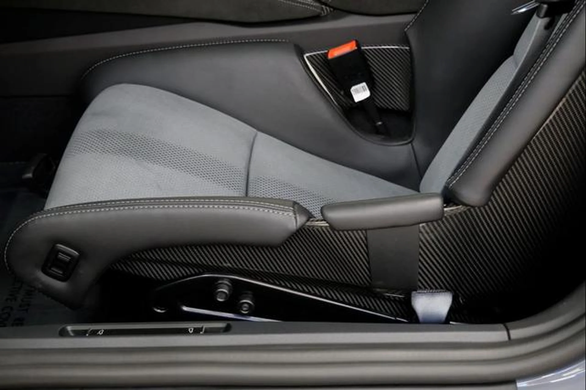 mph032_183101511_F_Anq_Qmq3_GQLK_4r0_C4_Oy_S_Ky_YOMW_0_f369dd2dbd