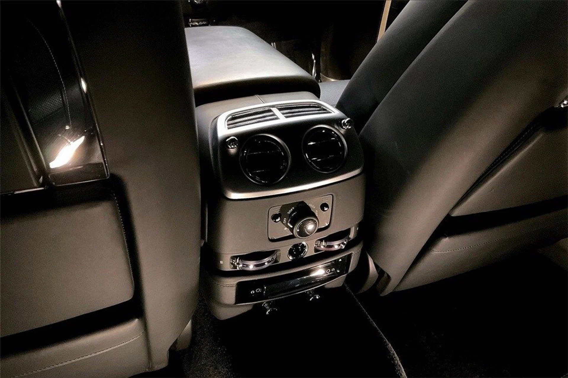 mph032_1852675156_c97b4d555f013befb5191e6593a27338x_0063c19203