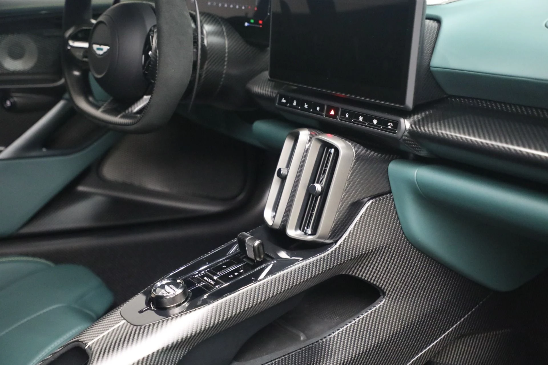 mph032_1866450194_New_2026_Aston_Martin_Valhalla_1779312617_f9e2eefeb7