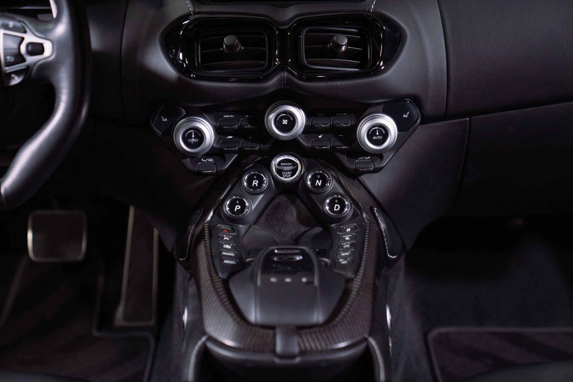 mph032_186853718_Used_2019_Aston_Martin_Vantage_1792797785_383df298b8