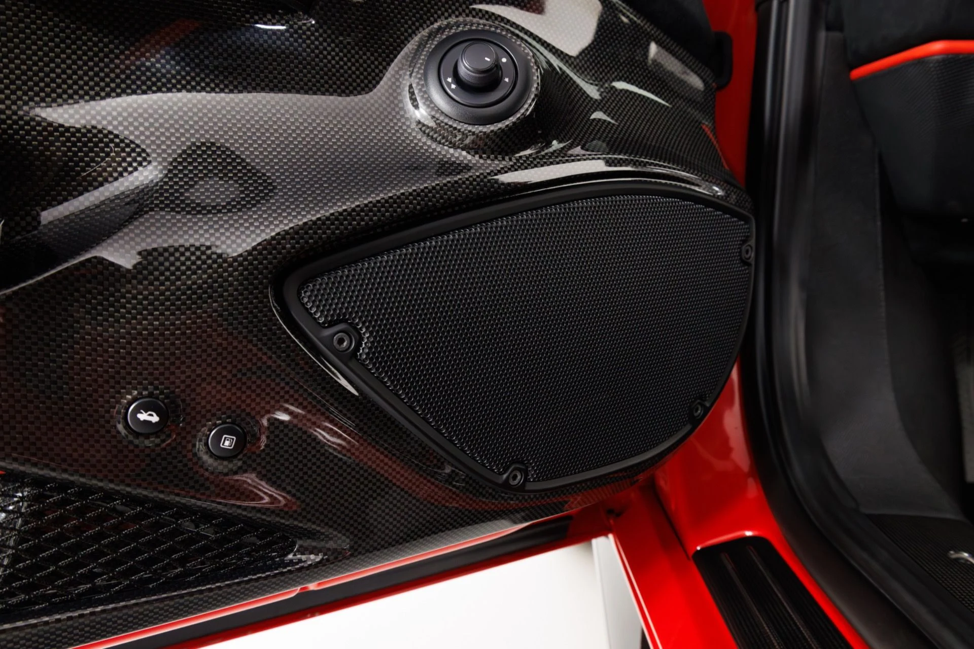 mph032_1872414793_Used_2020_Ferrari_488_Pista_1775511004_50ffe013c9