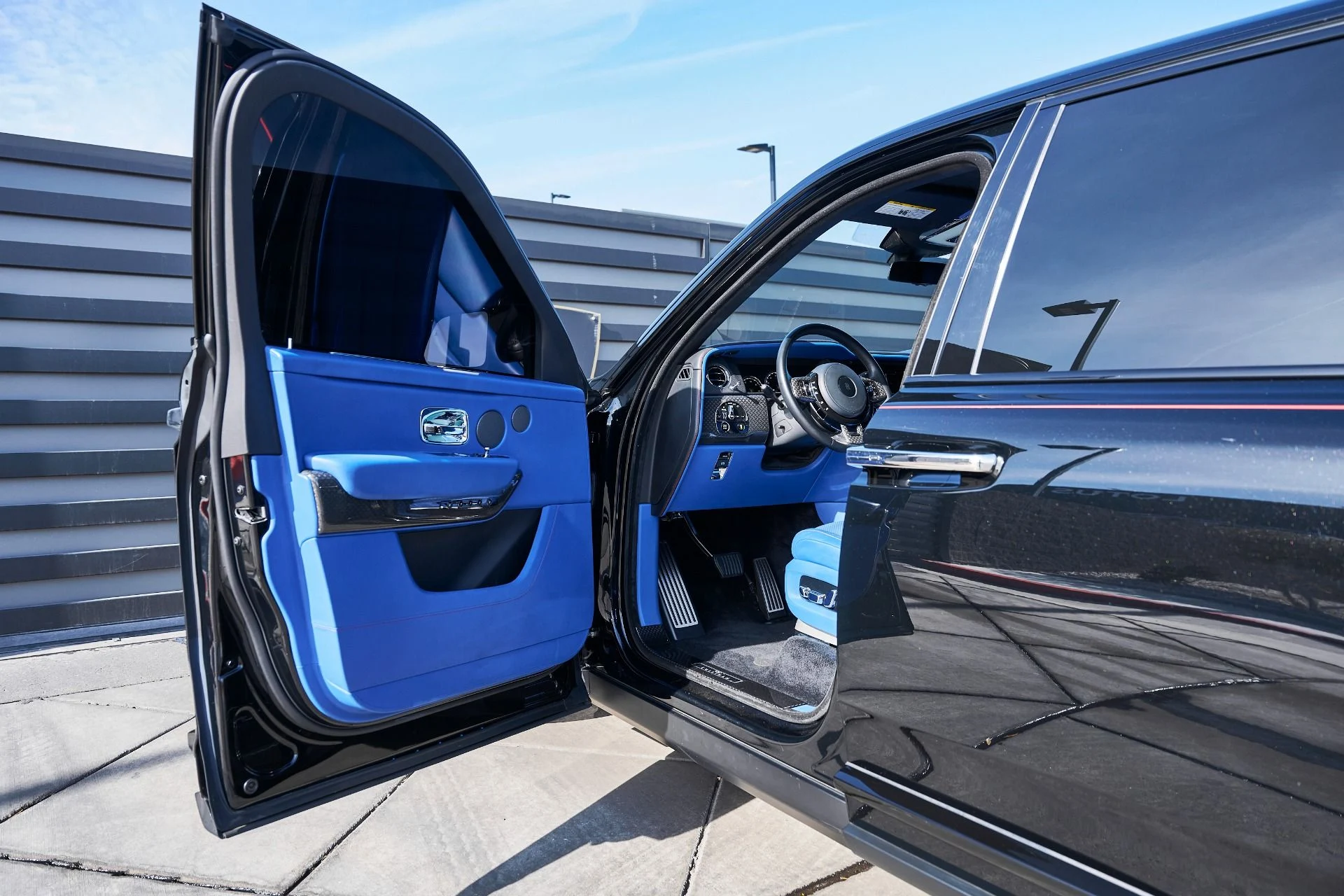 mph032_1874412874_Used_2021_Rolls_Royce_Cullinan_Base_1770692189_2776202ed1