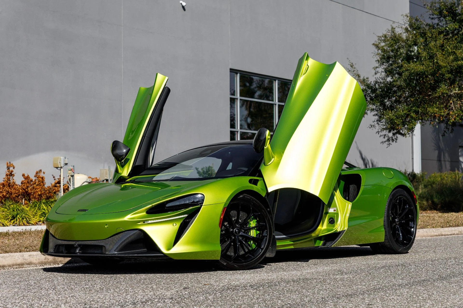 mph032_1880760495_287_p33_l_4b592681ee