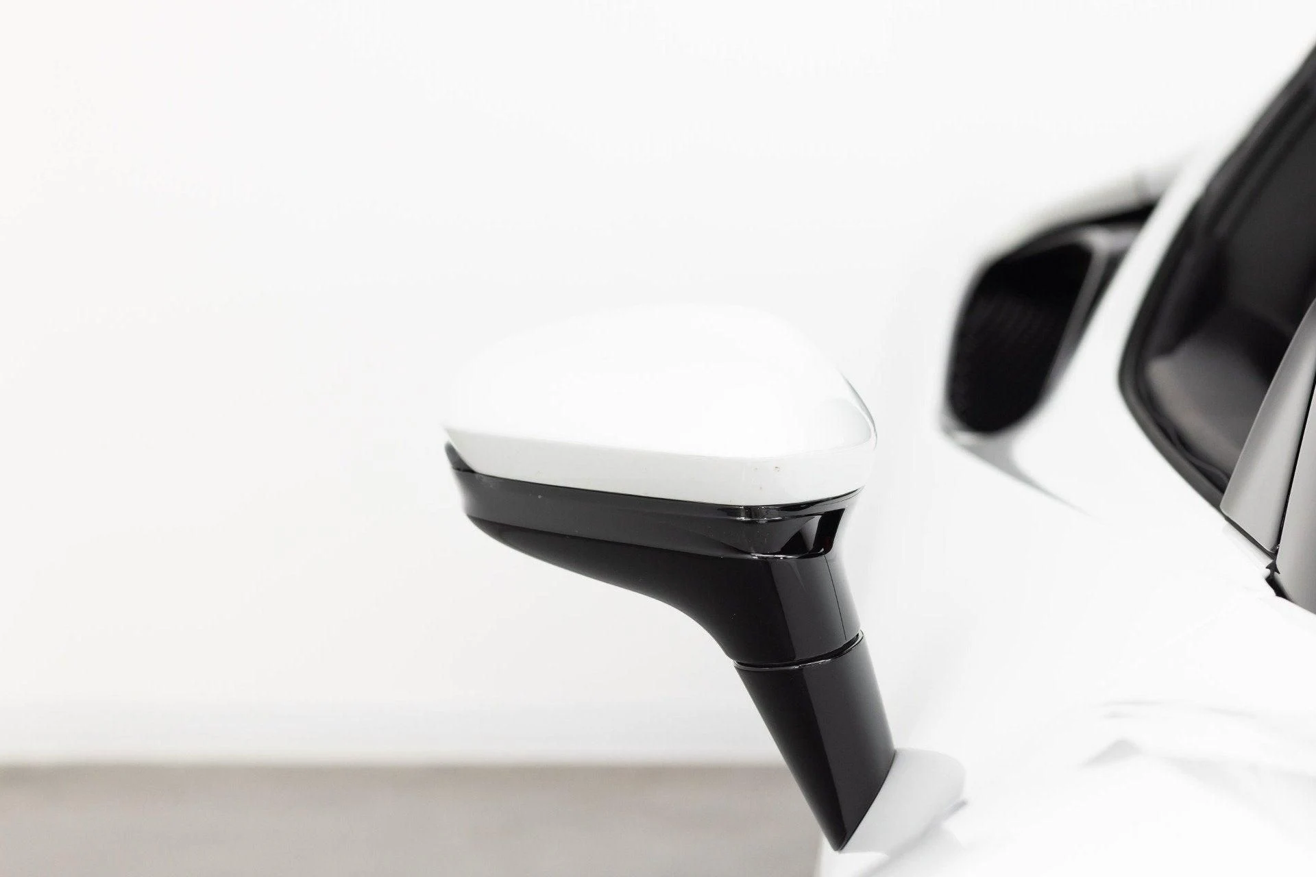 mph032_1891573883_Used_2022_Ferrari_SF_90_Spider_1777382754_0f2517758b