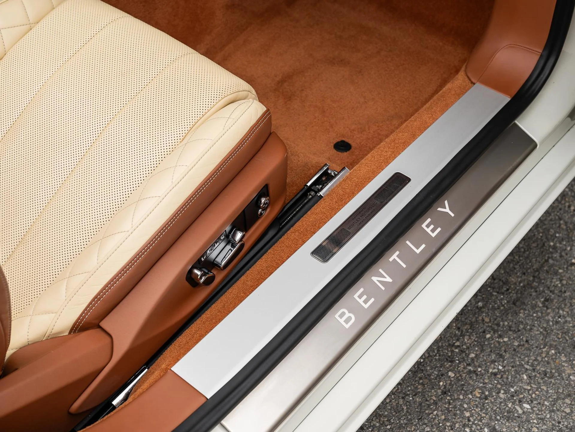 mph032_1892572890_Used_2021_Bentley_Continental_GT_V8_1773777884_9a74b24d77