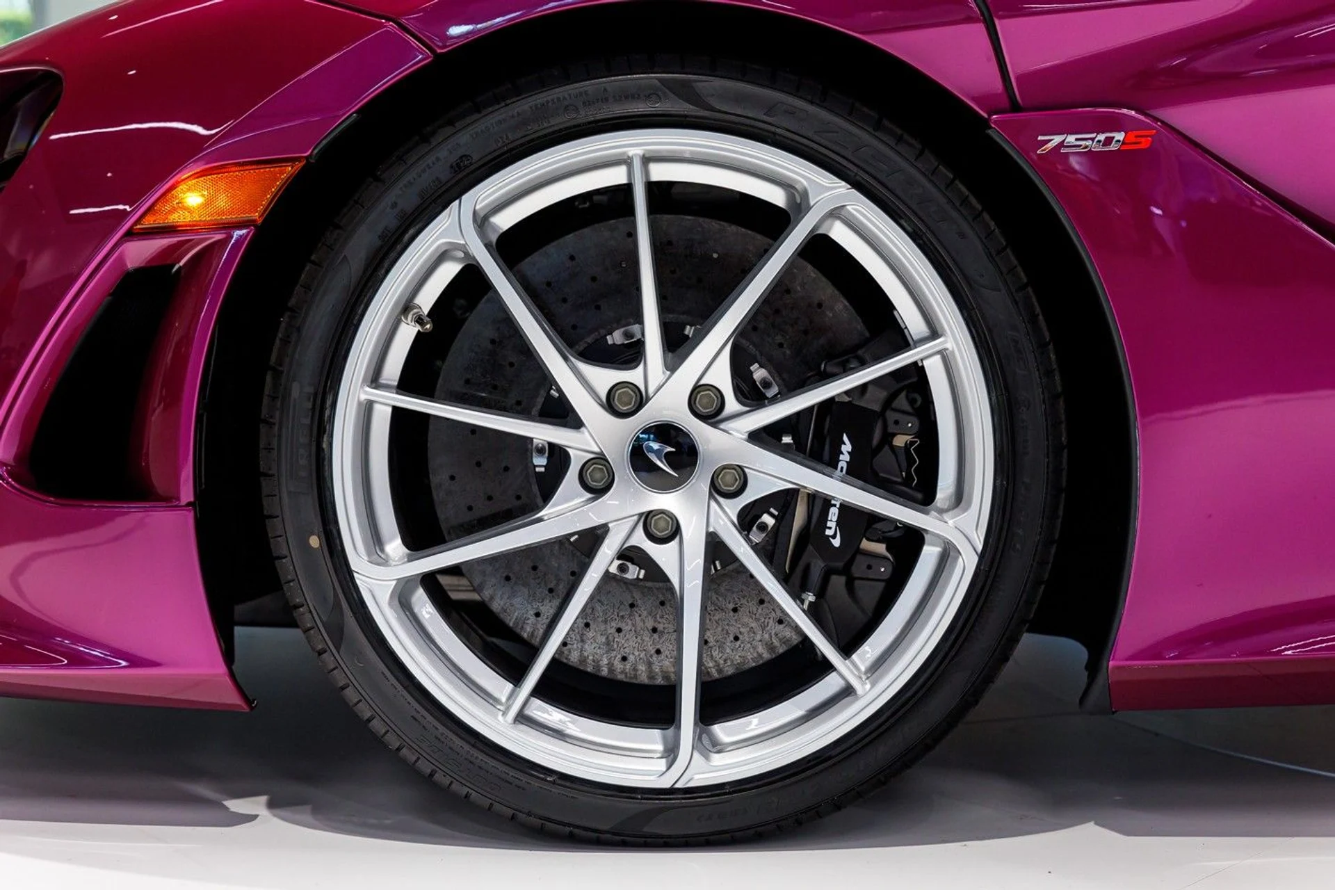 mph032_1893472174_676_p33_l_8296855244