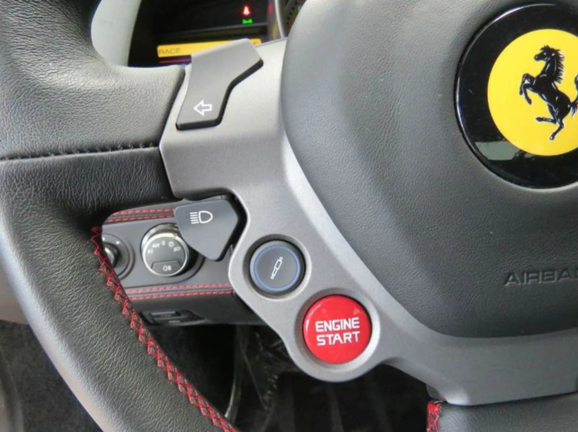 mph032_1899353450_2012_ferrari_458_italia_base_2dr_coupe_239997864b