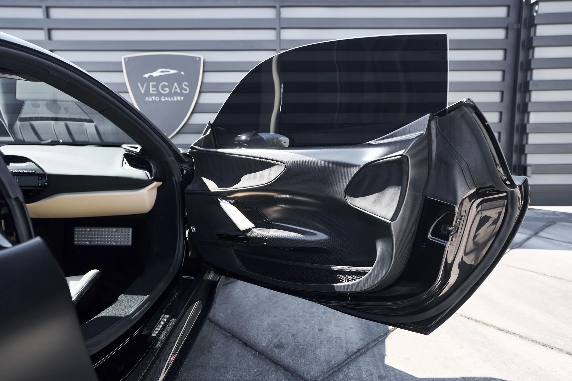 mph032_190464768_Used_2022_Ferrari_SF_90_Stradale_Base_1760226996_d0327c77bd