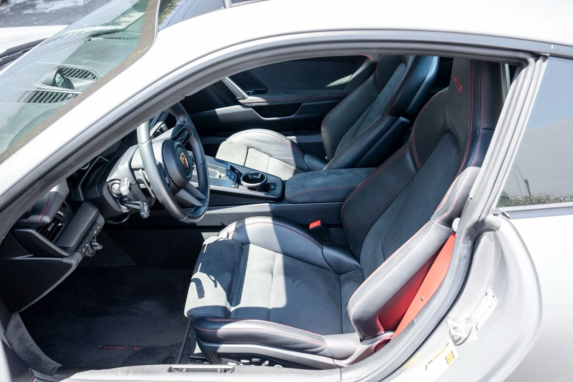 mph032_1917907704_Used_2024_Porsche_911_Carrera_4_GTS_1751587004_76d08afaf5