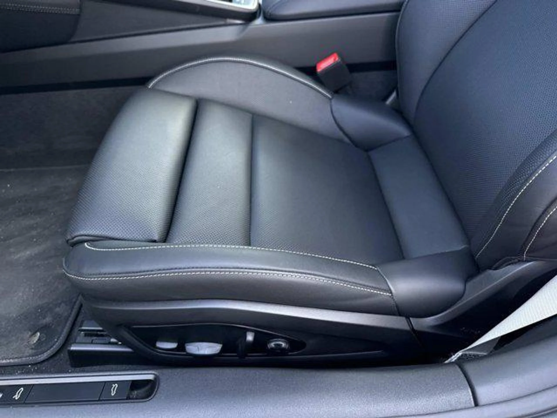 mph032_1923987019_1_DG_JP_10_VE_01dh_LY_93wl_Ues_VLA_597e85cf1c