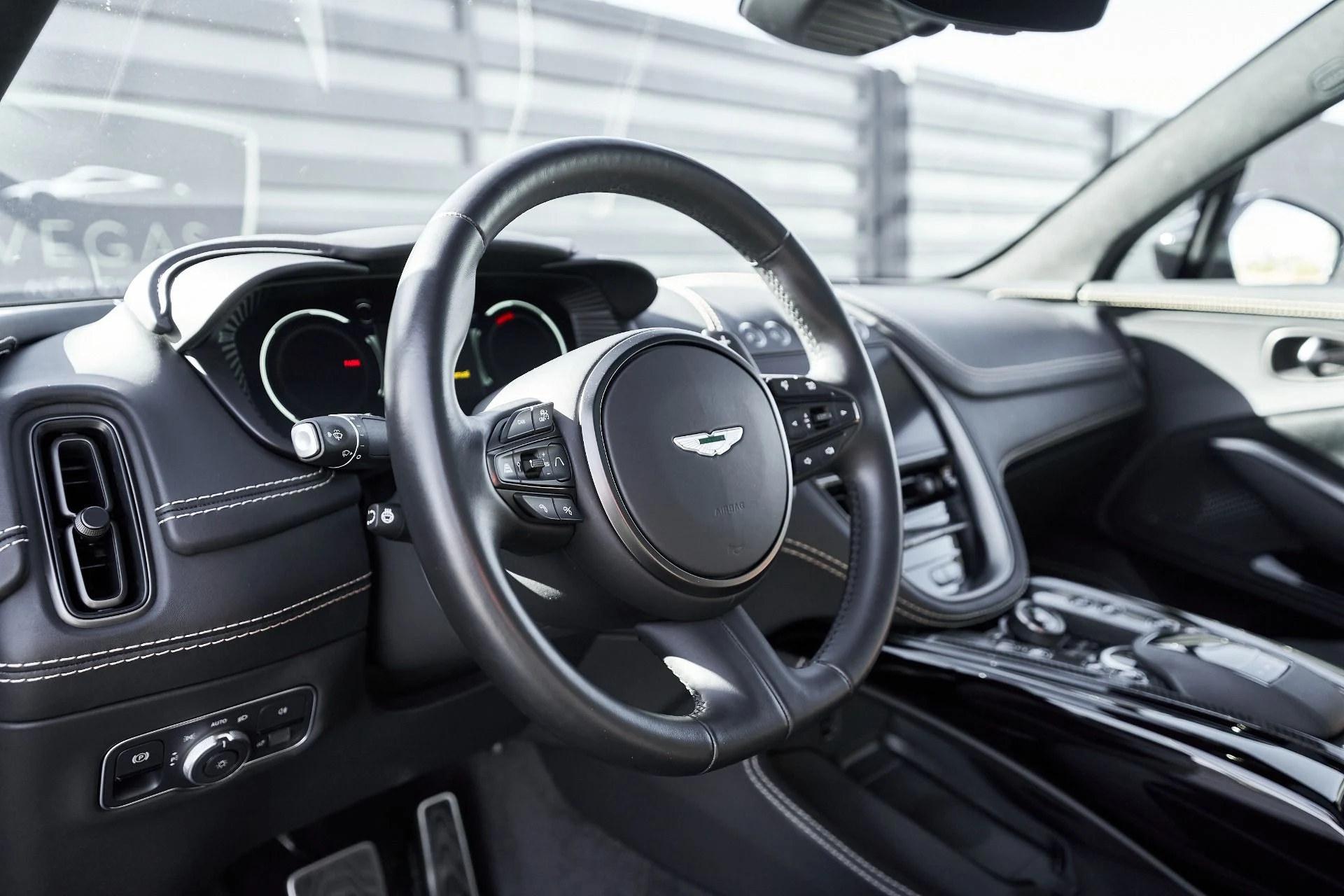 mph032_1925975544_Used_2023_Aston_Martin_DBX_707_1759982304_dd1a4c55ee