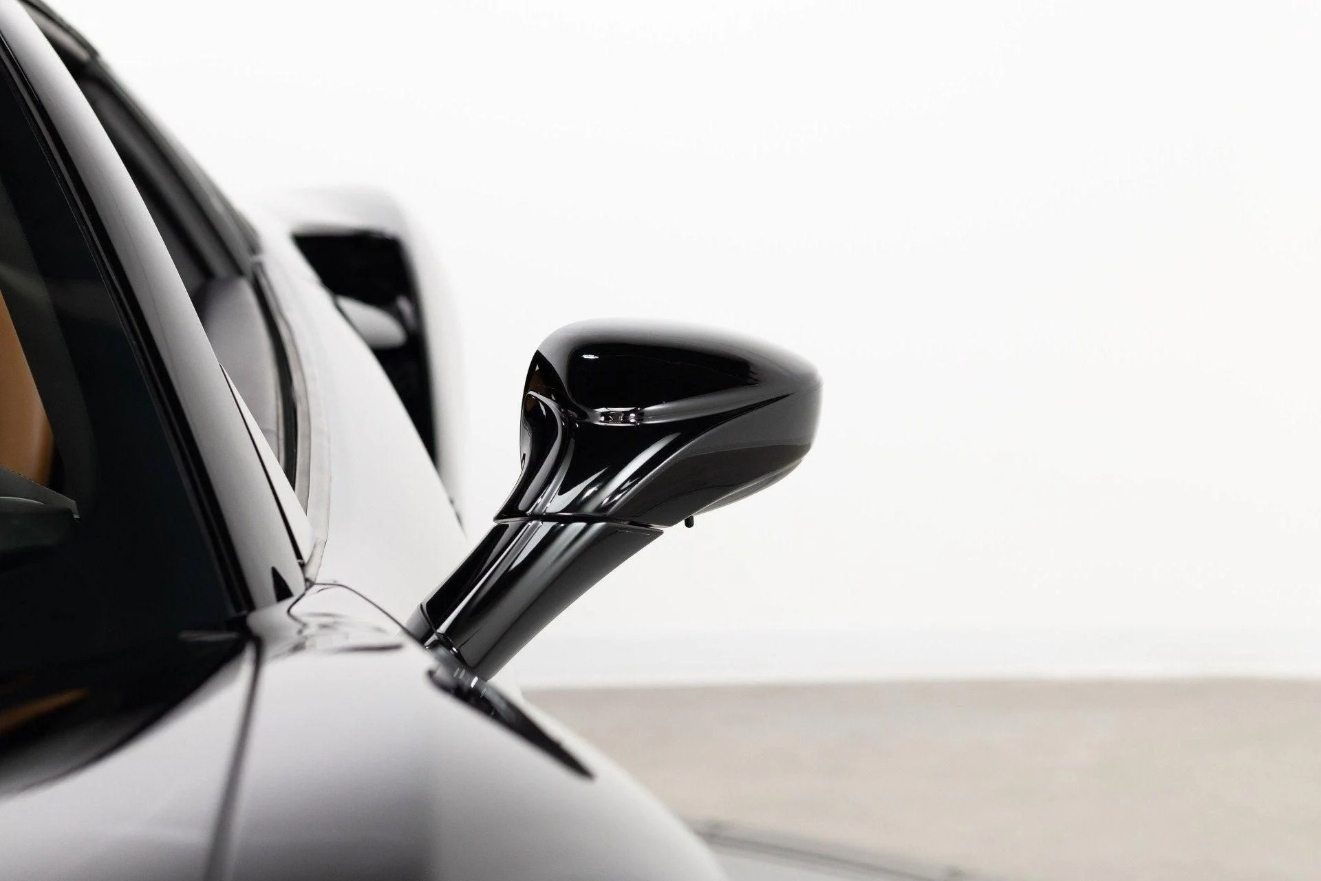 mph032_1926851274_Used_2017_Ferrari_488_Spider_1777367836_c227cab06c